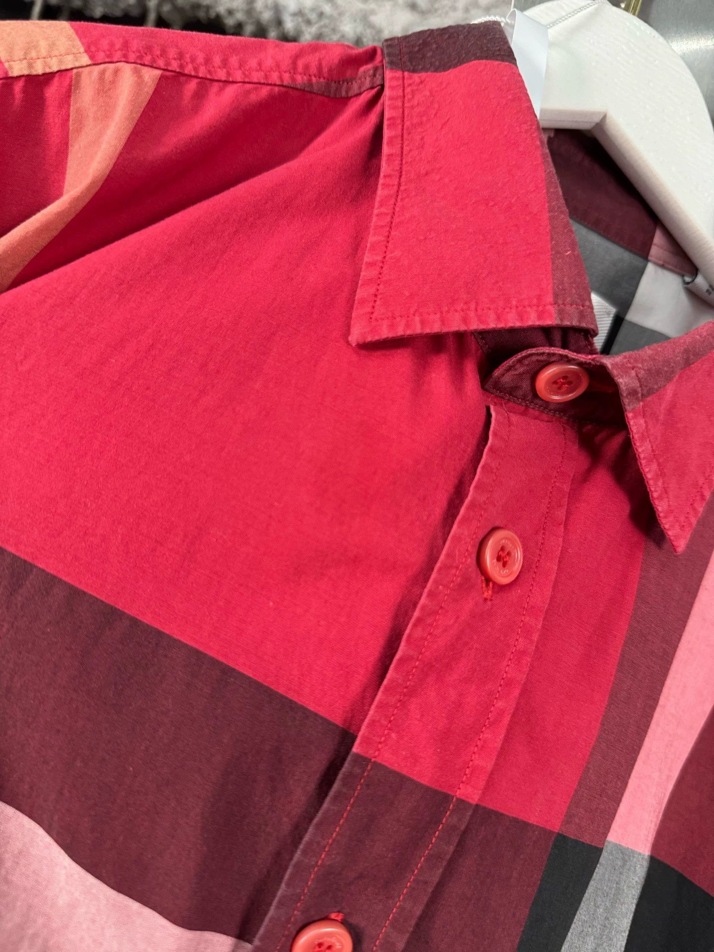 Burberry Checked Short Sleeve Shirt in Red Size US XL / EU 56 / 4 - 6 Thumbnail