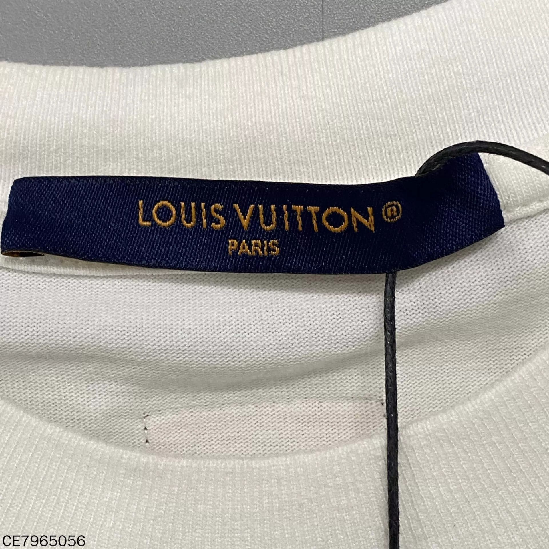 Louis Vuitton Louis Vuitton Clover Logo Short Sleeve Tee Size US XS / EU 42 / 0 - 4 Thumbnail