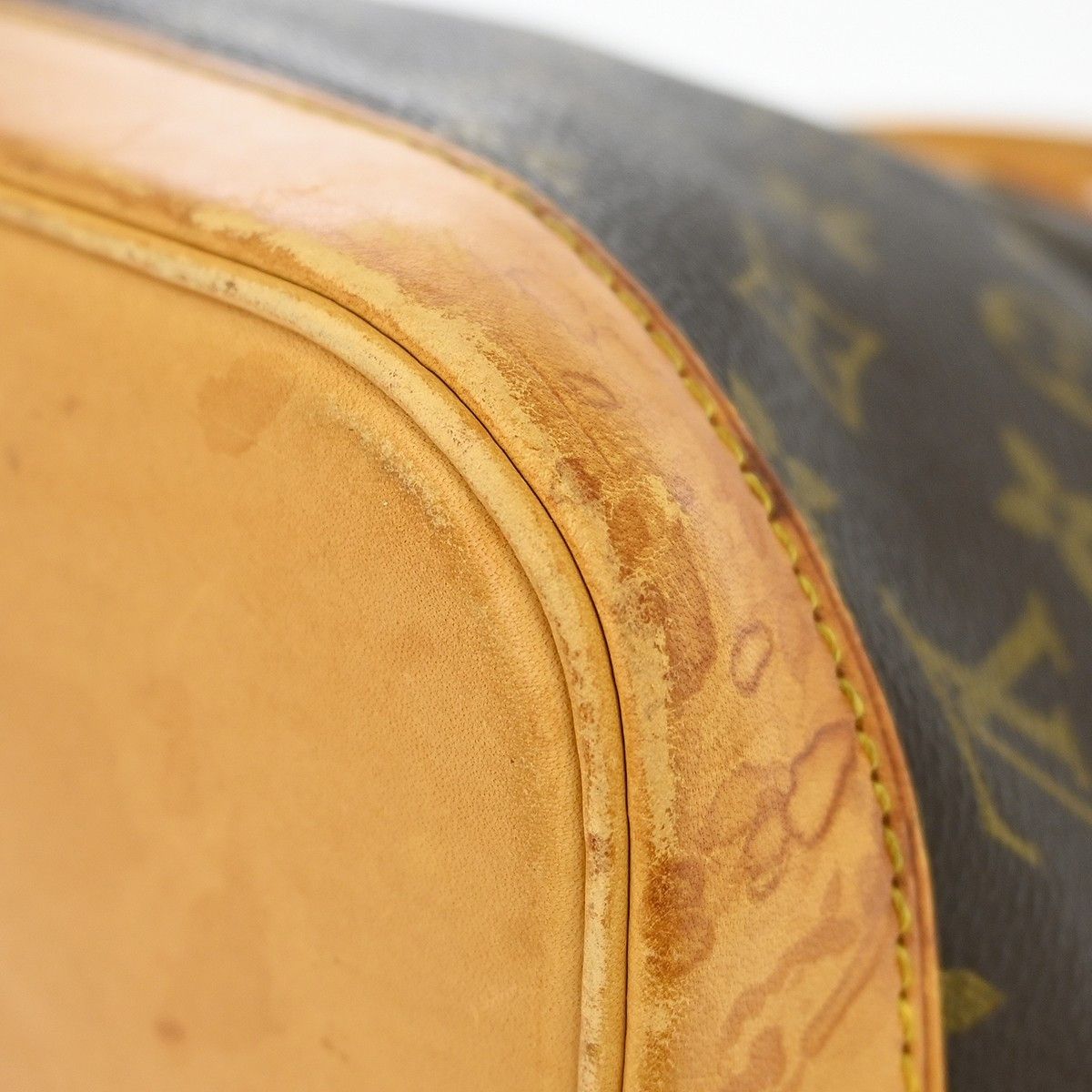 Louis Vuitton Louis Vuitton Alma Handbag Monogram Canvas Size ONE SIZE - 13 Thumbnail