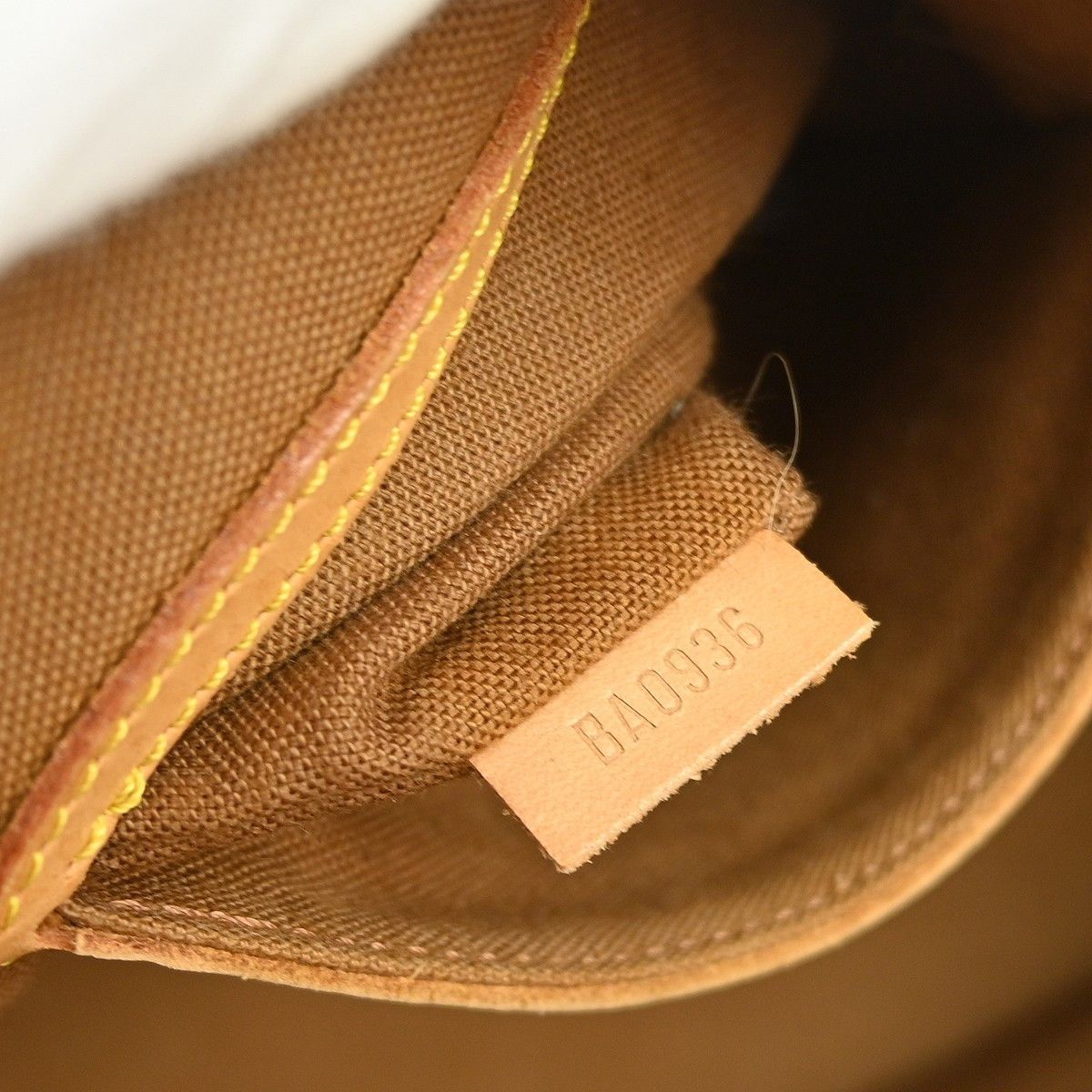Louis Vuitton Louis Vuitton Alma Handbag Monogram Canvas Size ONE SIZE - 5 Thumbnail