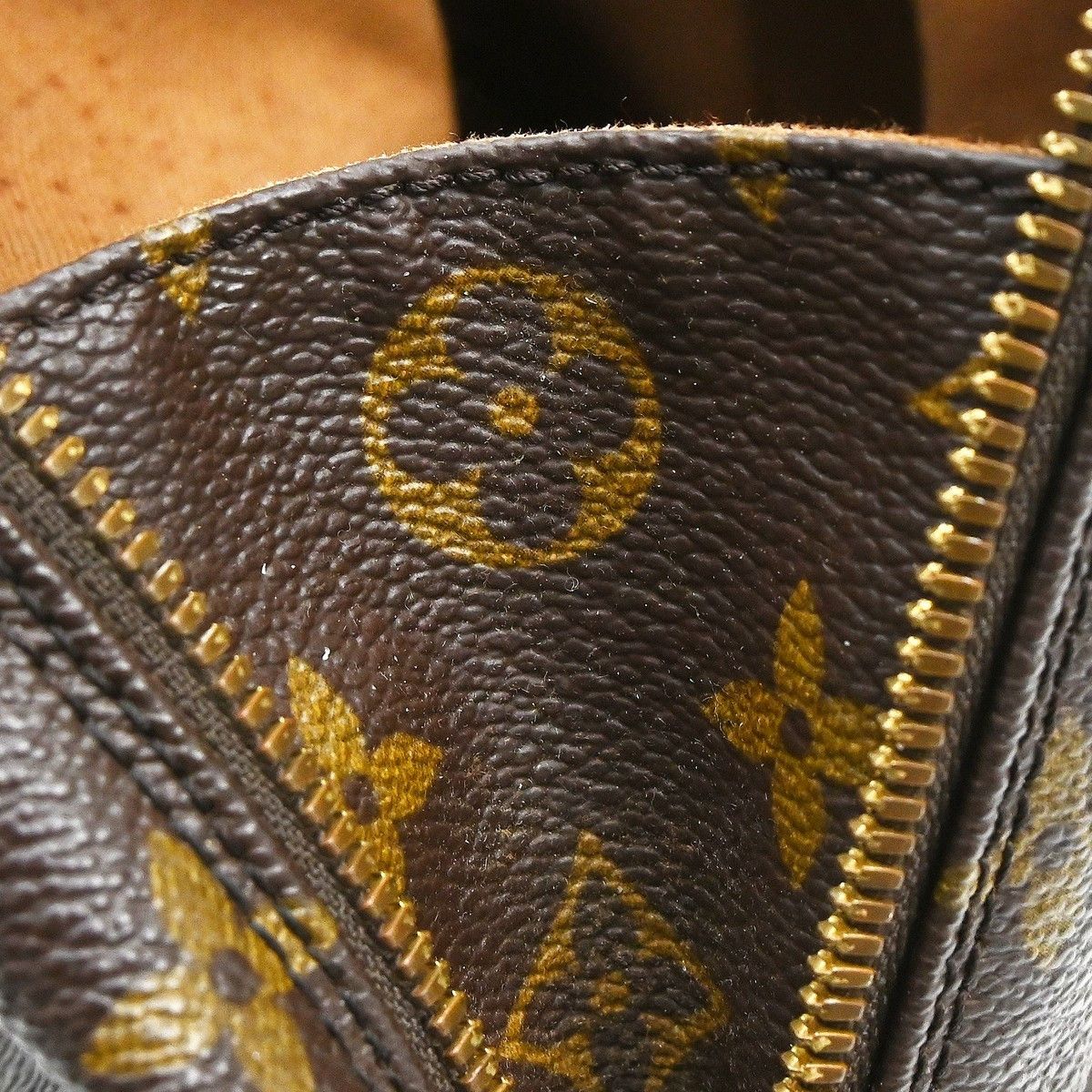 Louis Vuitton Louis Vuitton Alma Handbag Monogram Canvas Size ONE SIZE - 17 Thumbnail