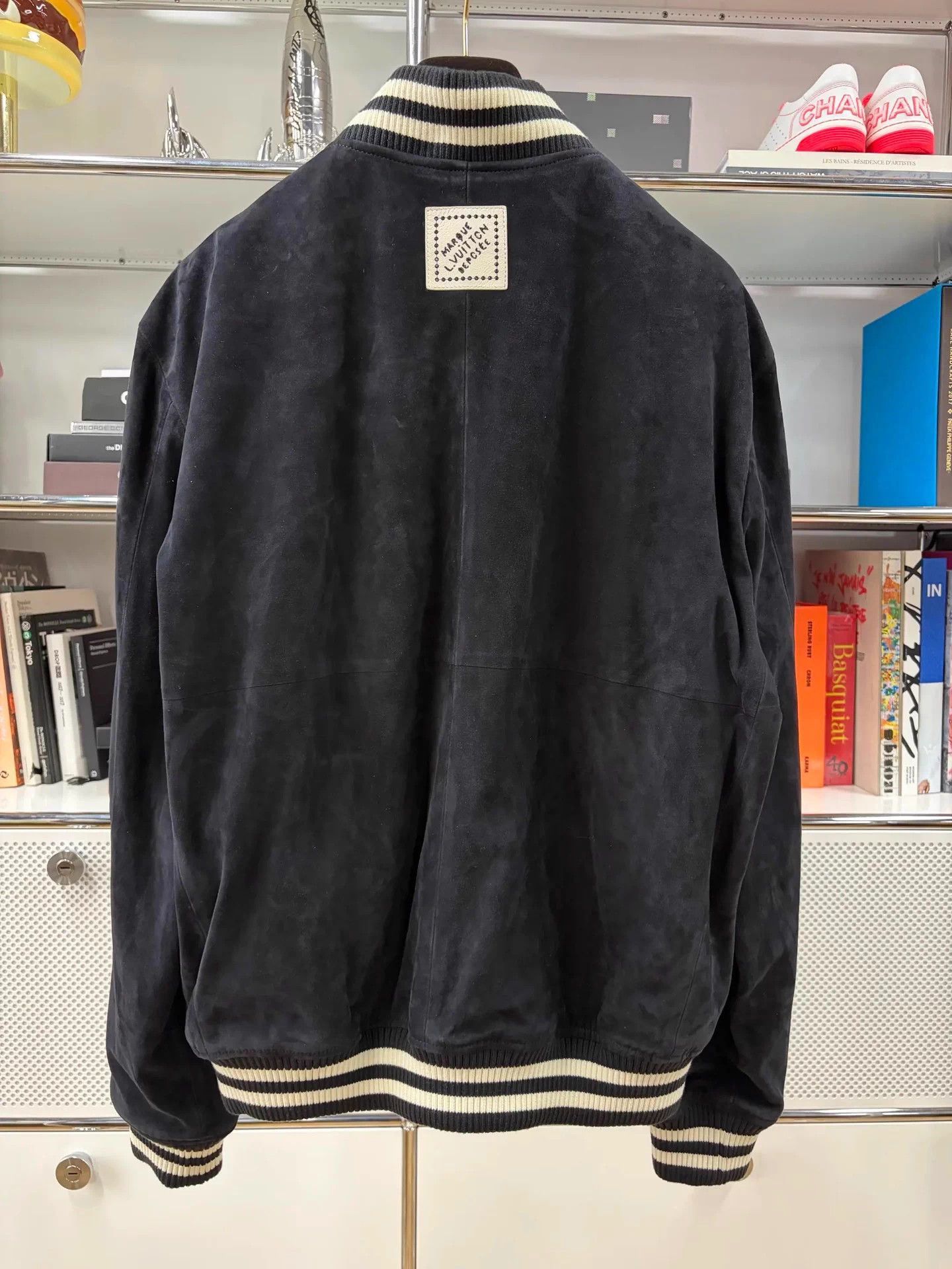 Louis Vuitton Black Suede Jacket with Pearl Buttons Size US M / EU 48-50 / 2 - 5 Thumbnail
