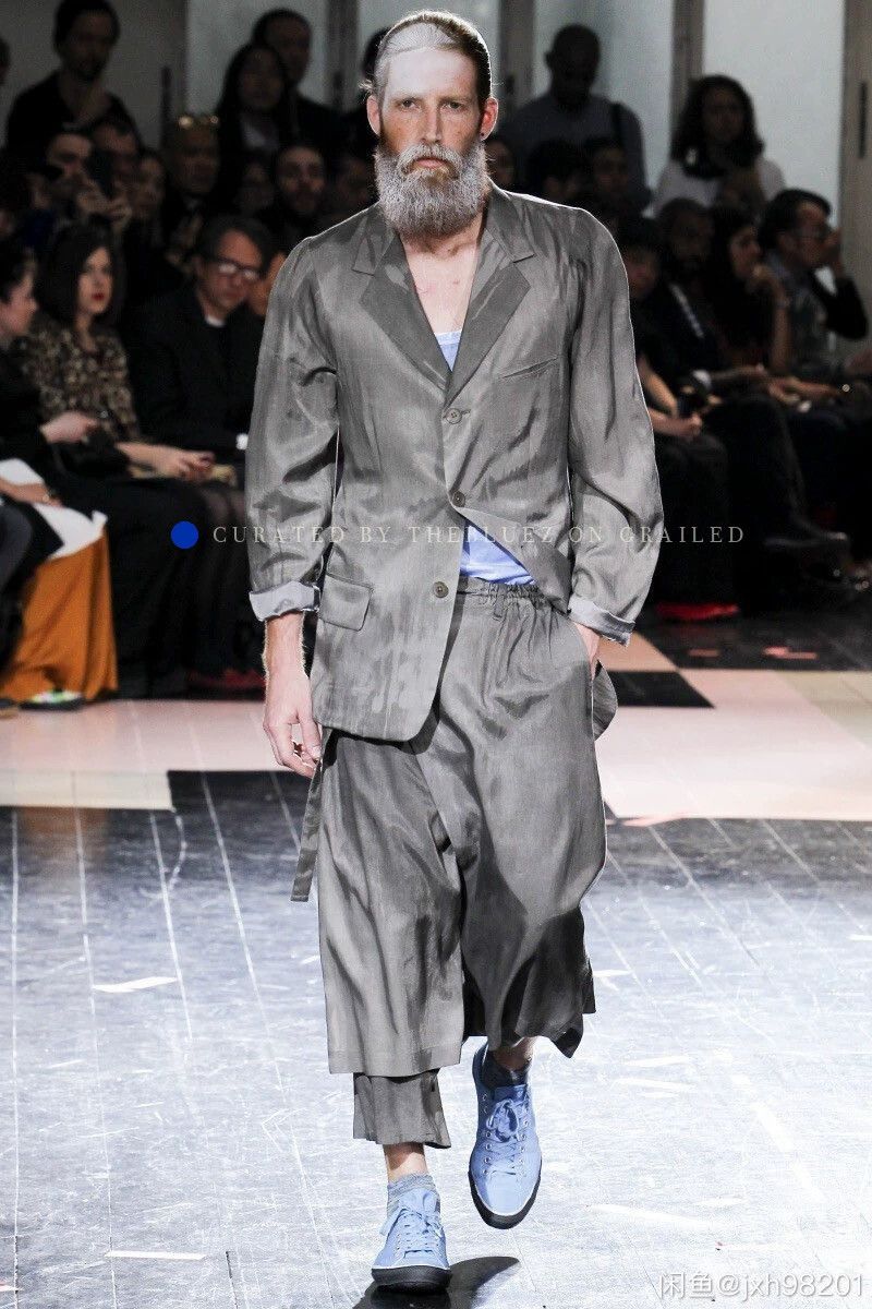 Yohji Yamamoto Black Cropped Pants with Unique Cut Size US 34 / EU 50 - 5 Thumbnail