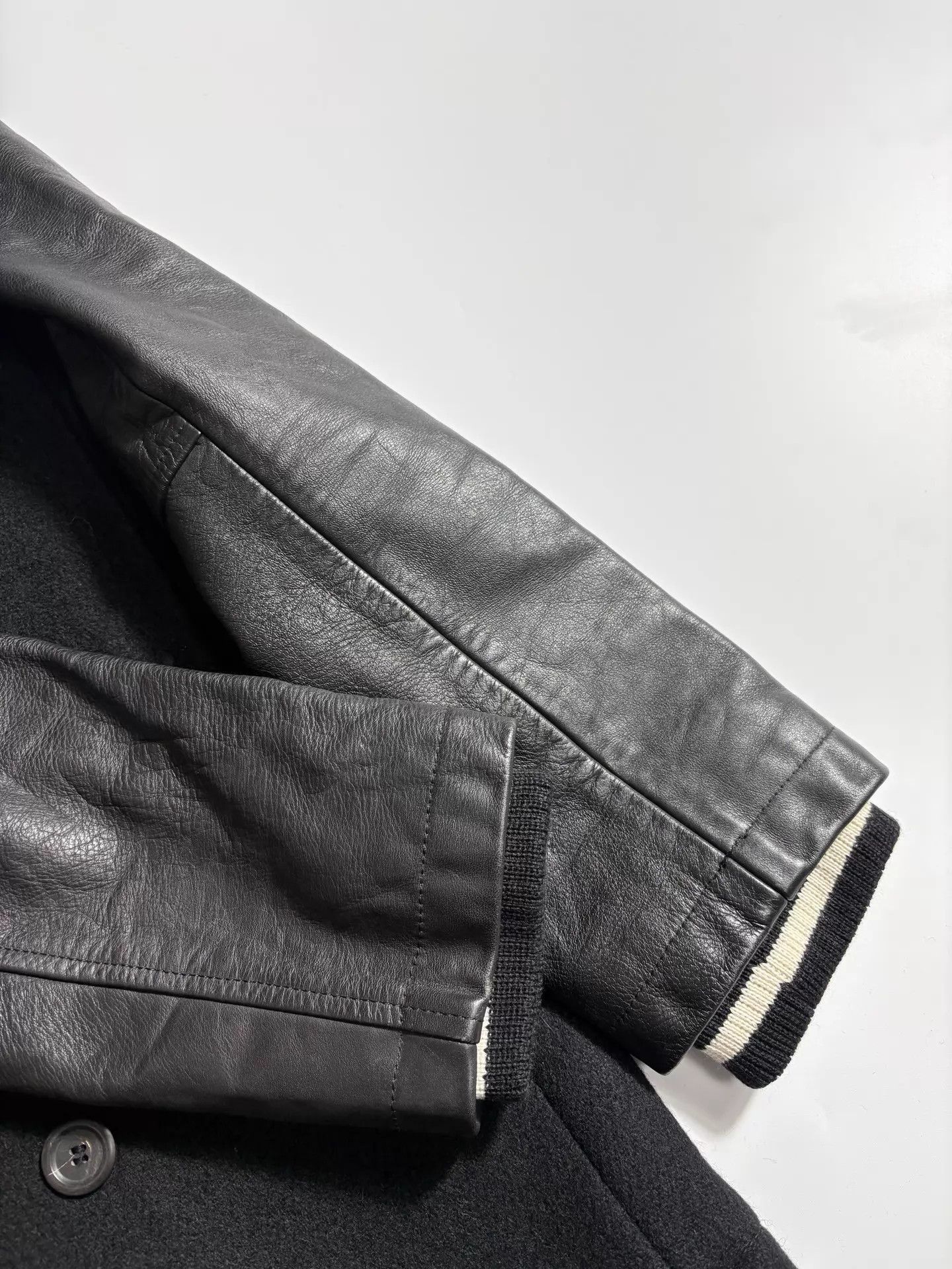 PHIGVEL MAKERS & Co. Sleek Black Jacket with Leather Sleeves Size US M / EU 48-50 / 2 - 4 Thumbnail