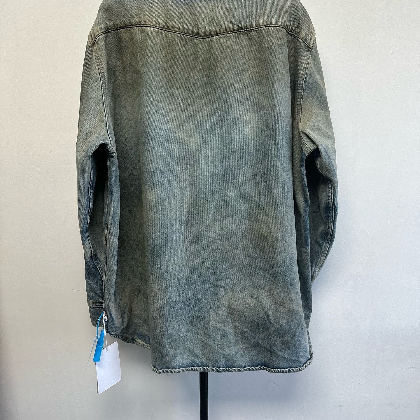 Acne Studios Acne Studios Distressed Denim Shirt Size 50 Size US M / EU 48-50 / 2 - 2 Thumbnail