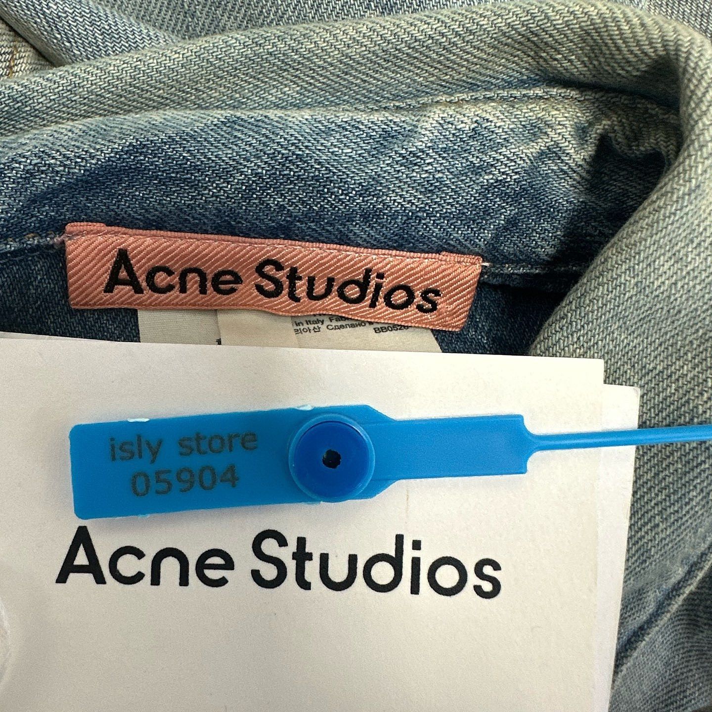 Acne Studios Acne Studios Distressed Denim Shirt Size 50 Size US M / EU 48-50 / 2 - 3 Thumbnail