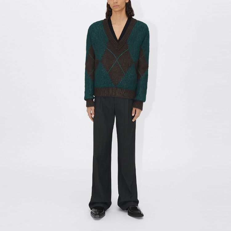 Bottega Veneta Bottega Veneta Argyle V-Neck Sweater Size L Size US L / EU 52-54 / 3 - 11 Thumbnail