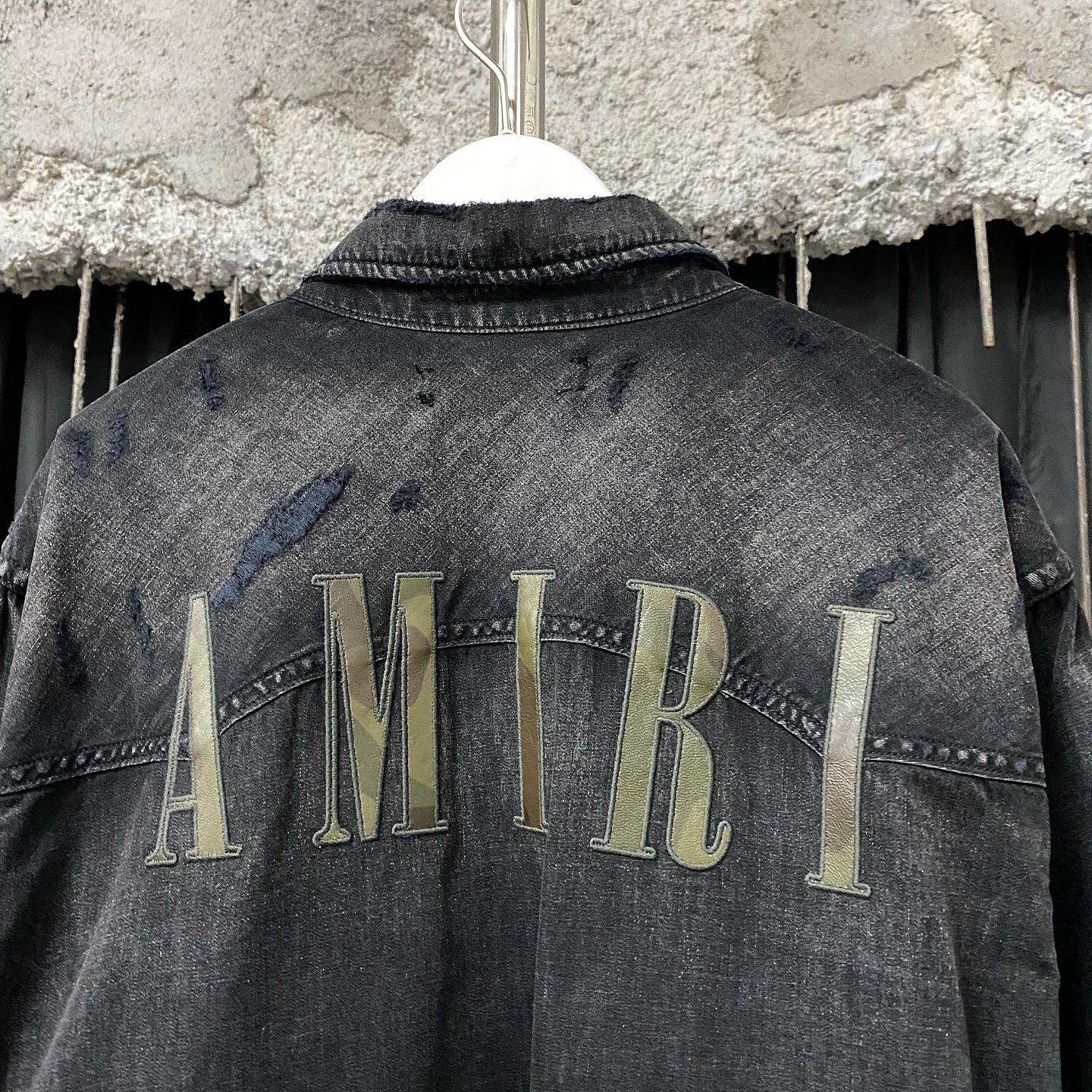 Amiri Amiri Camo Logo Distressed Denim Jacket Size XL Size US XL / EU 56 / 4 - 6 Thumbnail