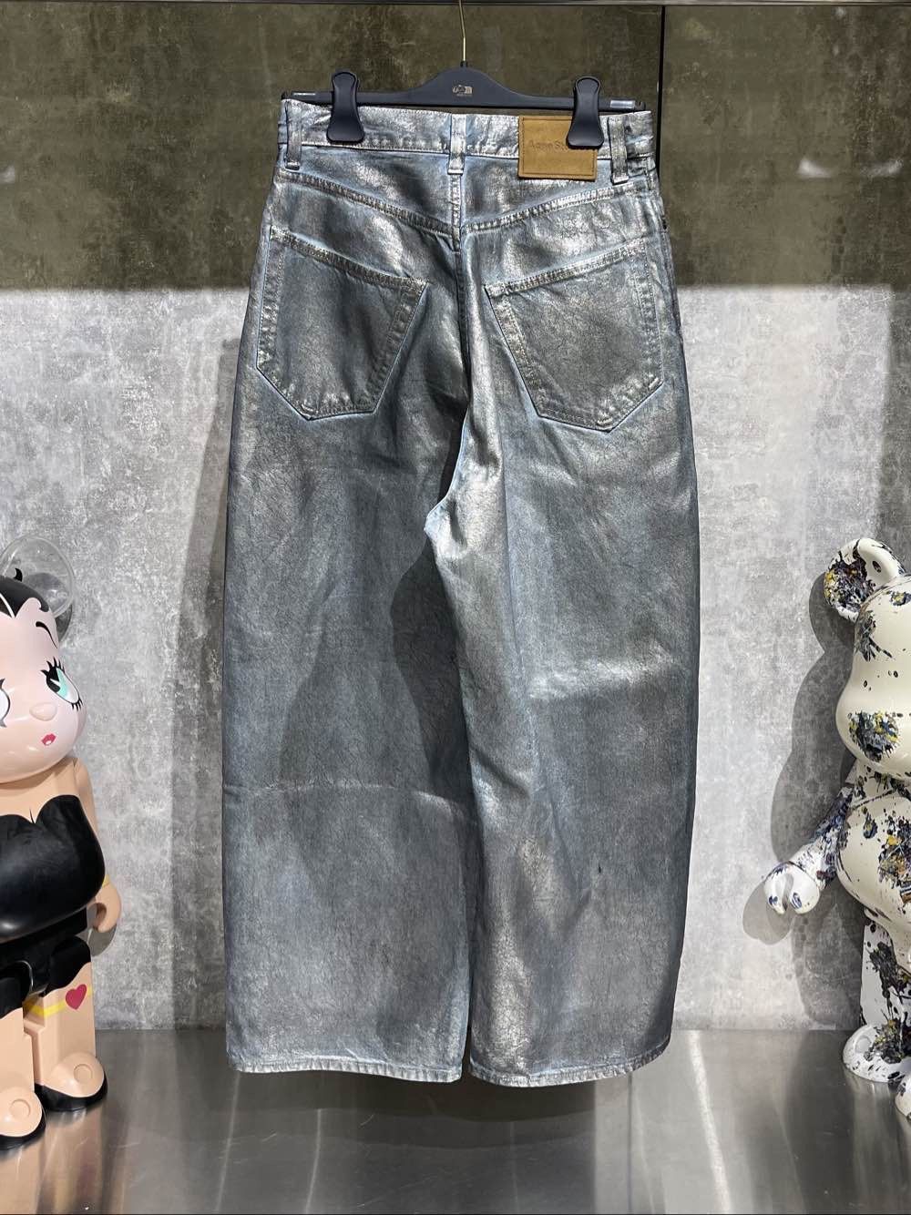 Acne Studios Acne Studios Metallic Baggy Denim Jeans Size 28 Size US 28 / EU 44 - 2 Thumbnail