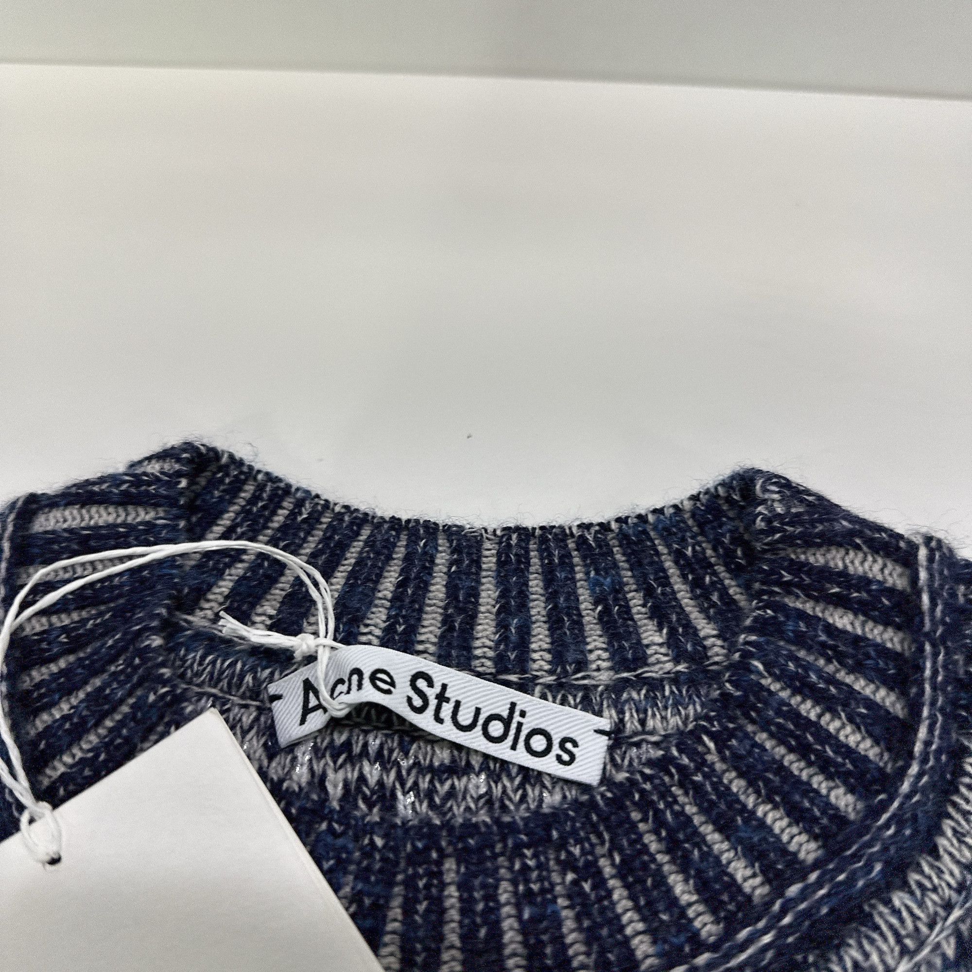 Acne Studios Acne Studios Heart Jacquard Sweater Size M Size US M / EU 48-50 / 2 - 3 Thumbnail