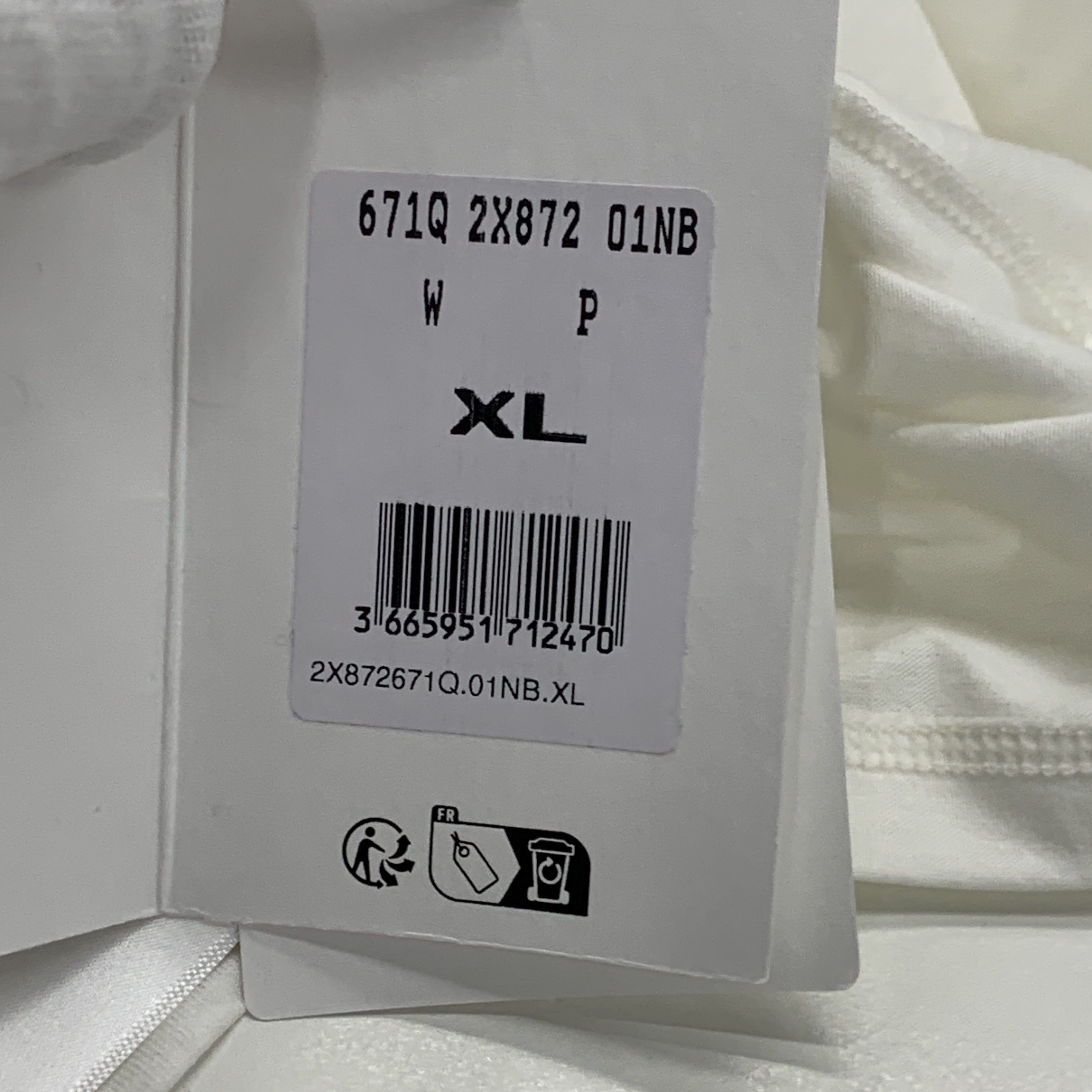 Celine CELINE Triomphe Logo T-Shirt Size XL Size XL / US 12-14 / IT 48-50 - 4 Thumbnail