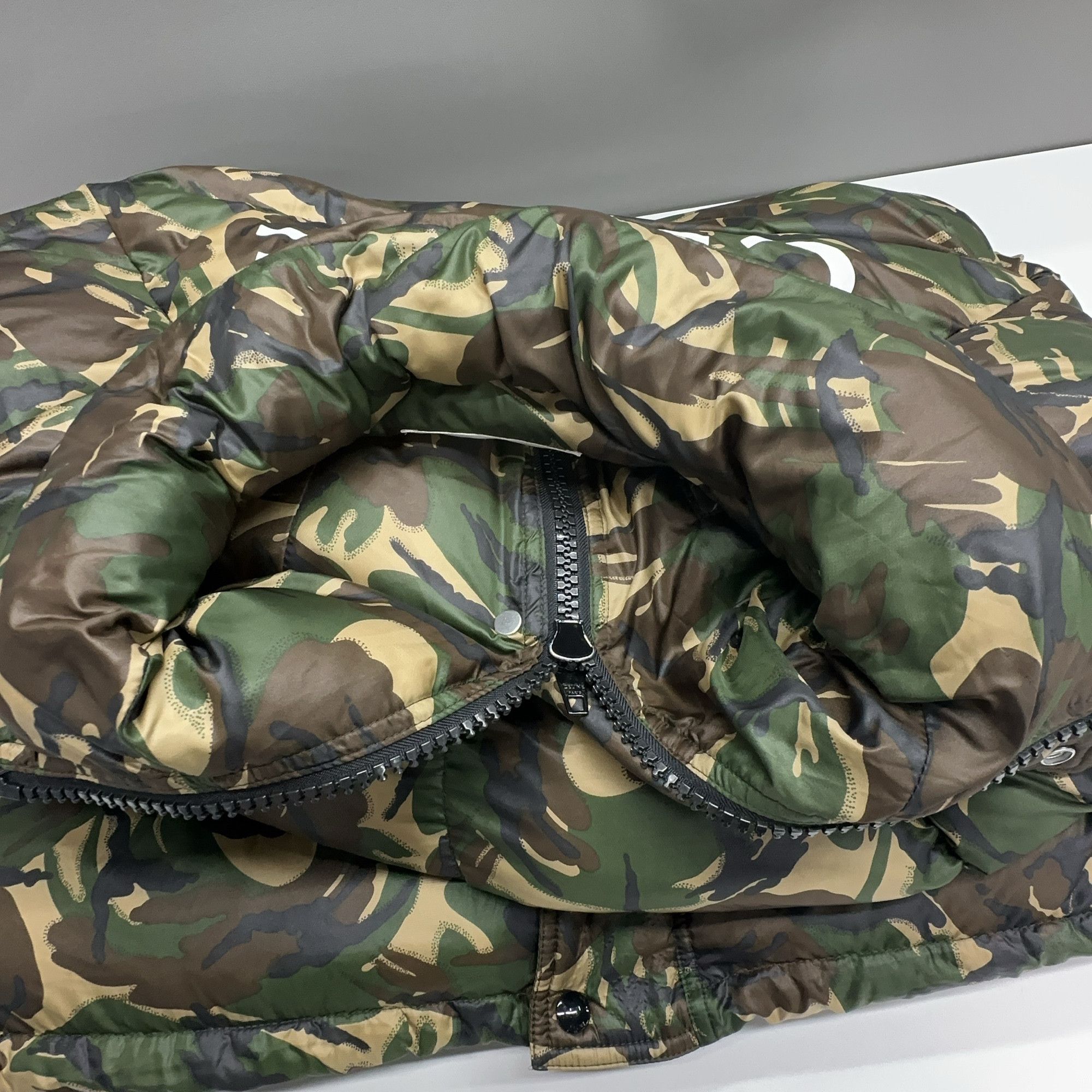 Celine CELINE Camo Puffer Jacket Size S Size US S / EU 44-46 / 1 - 9 Thumbnail