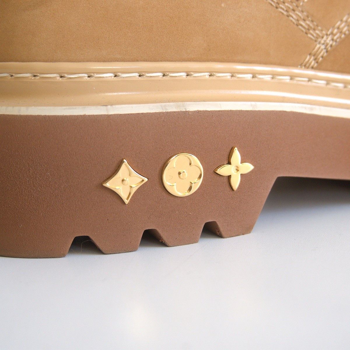 Louis Vuitton Louis Vuitton Ranger Ankle Boots Size UK8.5 Size US 9.5 / EU 42-43 - 7 Thumbnail