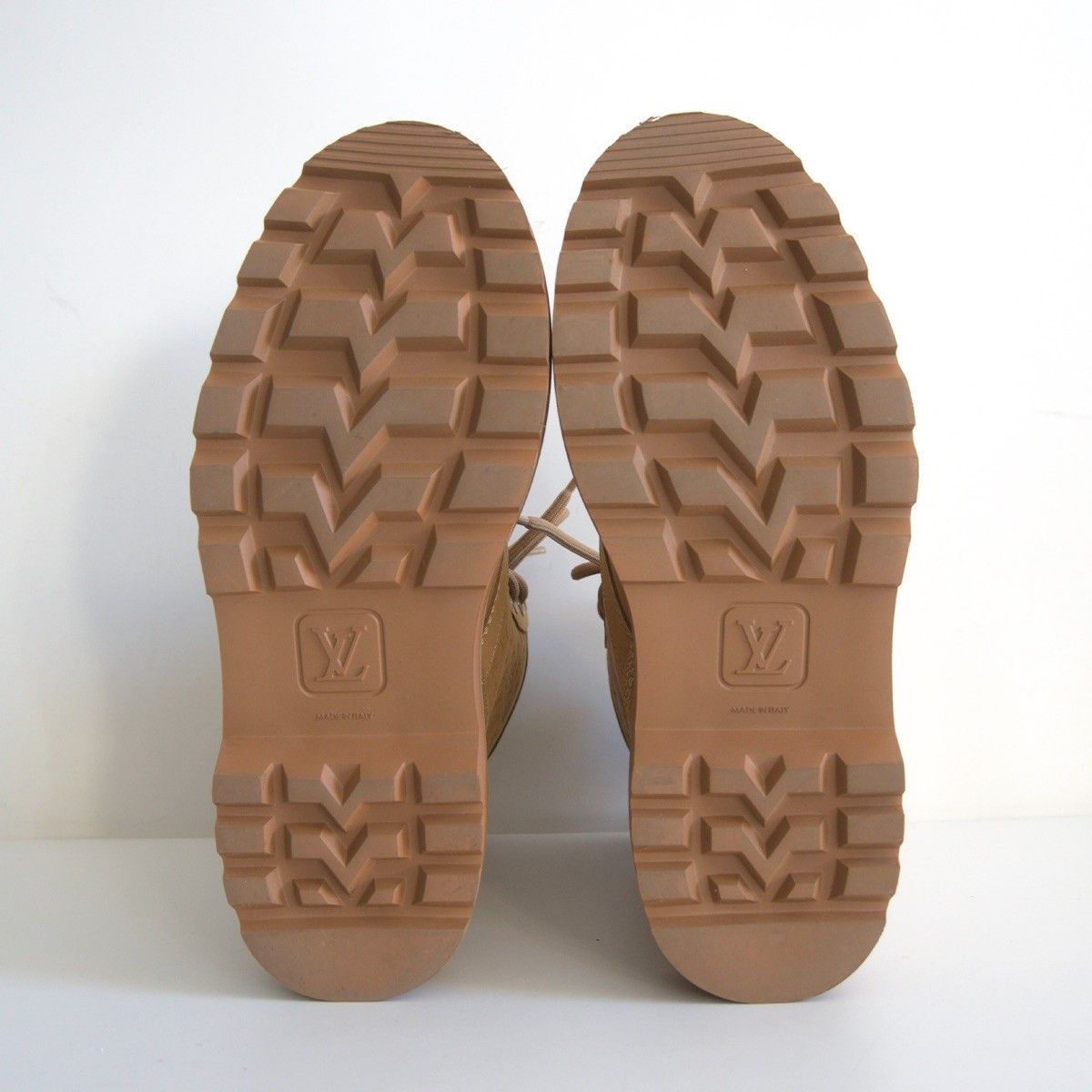 Louis Vuitton Louis Vuitton Ranger Ankle Boots Size UK8.5 Size US 9.5 / EU 42-43 - 6 Thumbnail