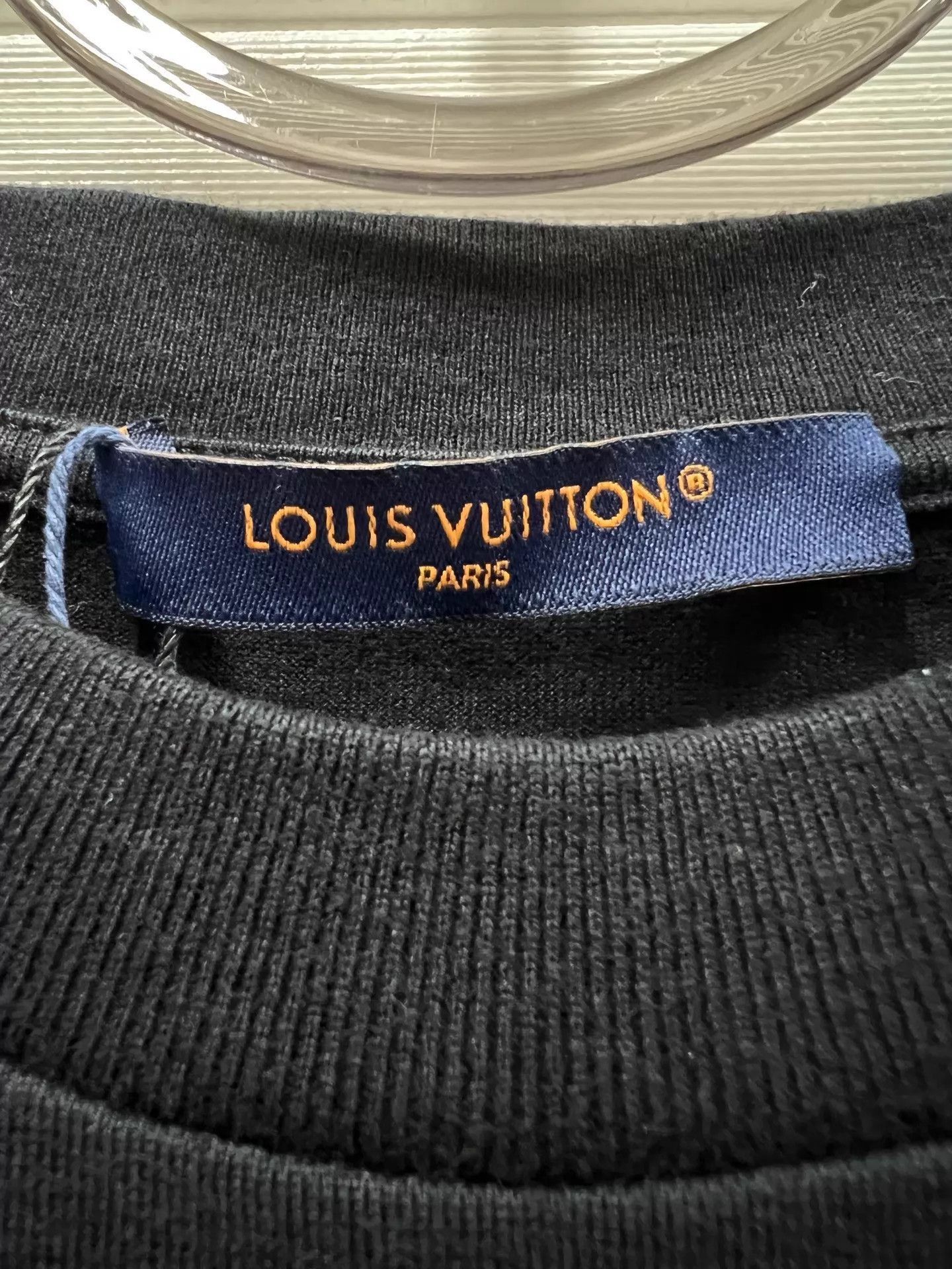 Louis Vuitton Black Raffia Logo T-Shirt in Size M Size US M / EU 48-50 / 2 - 4 Thumbnail
