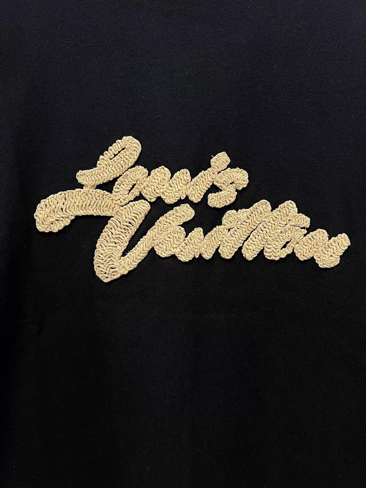 Louis Vuitton Black Raffia Logo T-Shirt in Size M Size US M / EU 48-50 / 2 - 3 Thumbnail