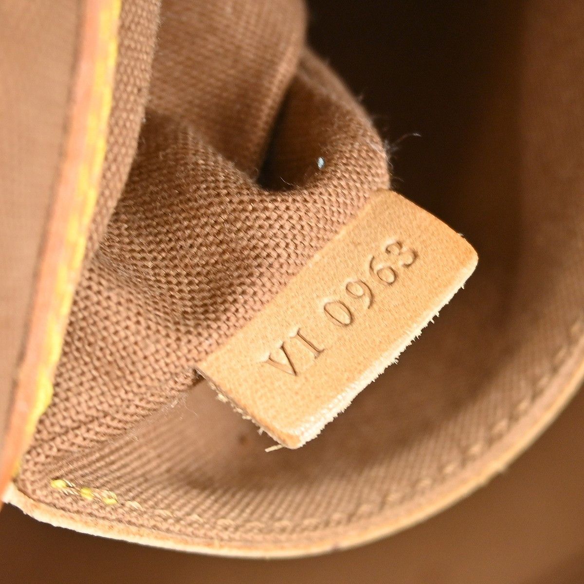 Louis Vuitton Louis Vuitton Alma Handbag Monogram Canvas Size ONE SIZE - 5 Thumbnail