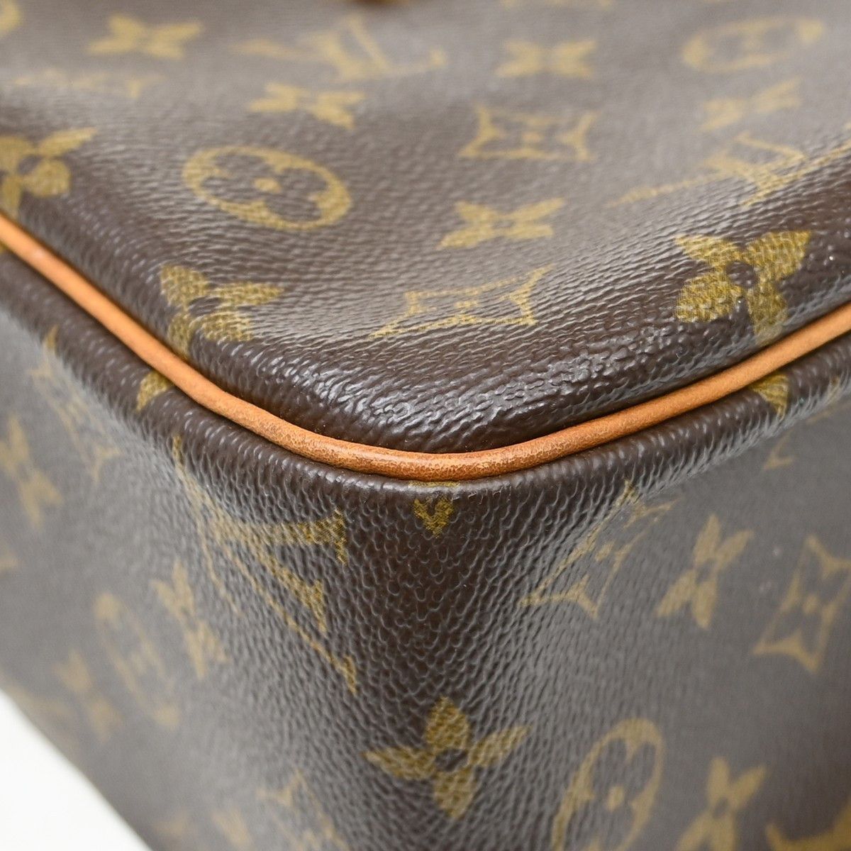 Louis Vuitton Louis Vuitton Cite Handbag Monogram Canvas Size ONE SIZE - 8 Thumbnail