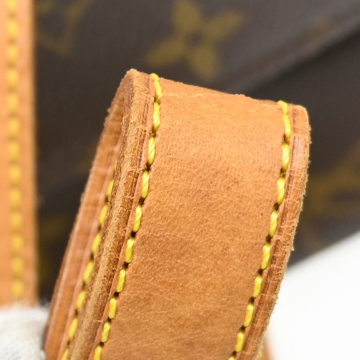 Louis Vuitton Louis Vuitton Cite Handbag Monogram Canvas Size ONE SIZE - 6 Thumbnail