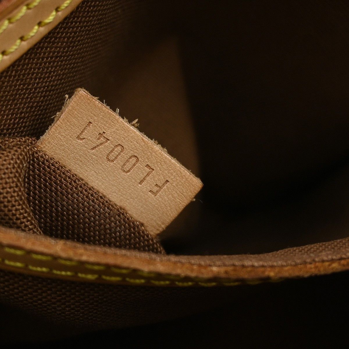 Louis Vuitton Louis Vuitton Alma Handbag Monogram Canvas Size ONE SIZE - 5 Thumbnail