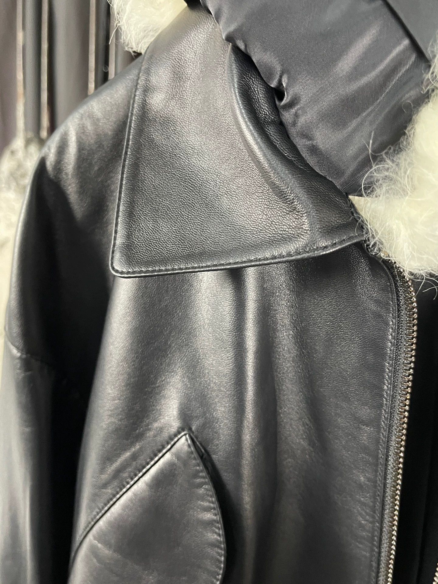 Porter Black Shearling Jacket in Size XS Size US XS / EU 42 / 0 - 5 Thumbnail