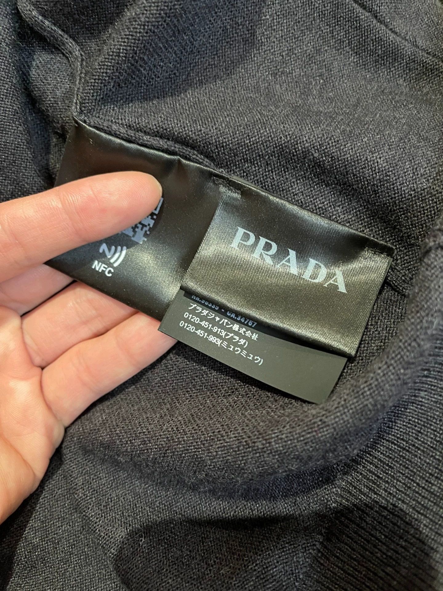 Prada Olive Green Wool Cardigan in Excellent Condition Size US M / EU 48-50 / 2 - 4 Thumbnail
