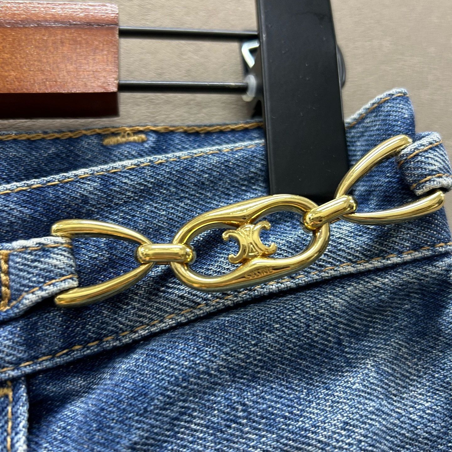 Celine CELINE Triomphe Chain Detail Jeans Size 28 Size 28" / US 6 / IT 42 - 5 Thumbnail