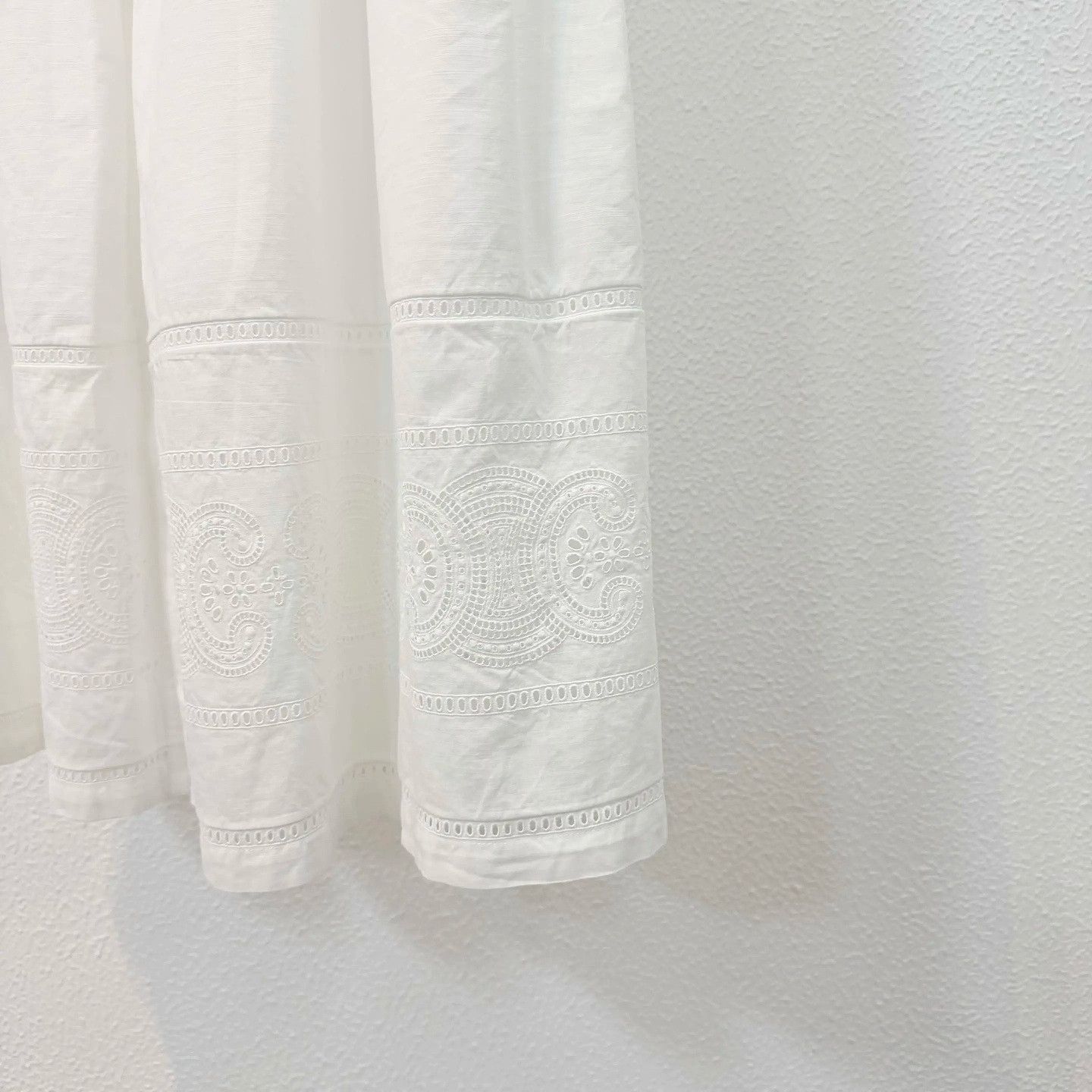 Celine Celine White Cotton Embroidered Maxi Skirt Size 34 Size 25" / US 0 / IT 36 - 6 Thumbnail