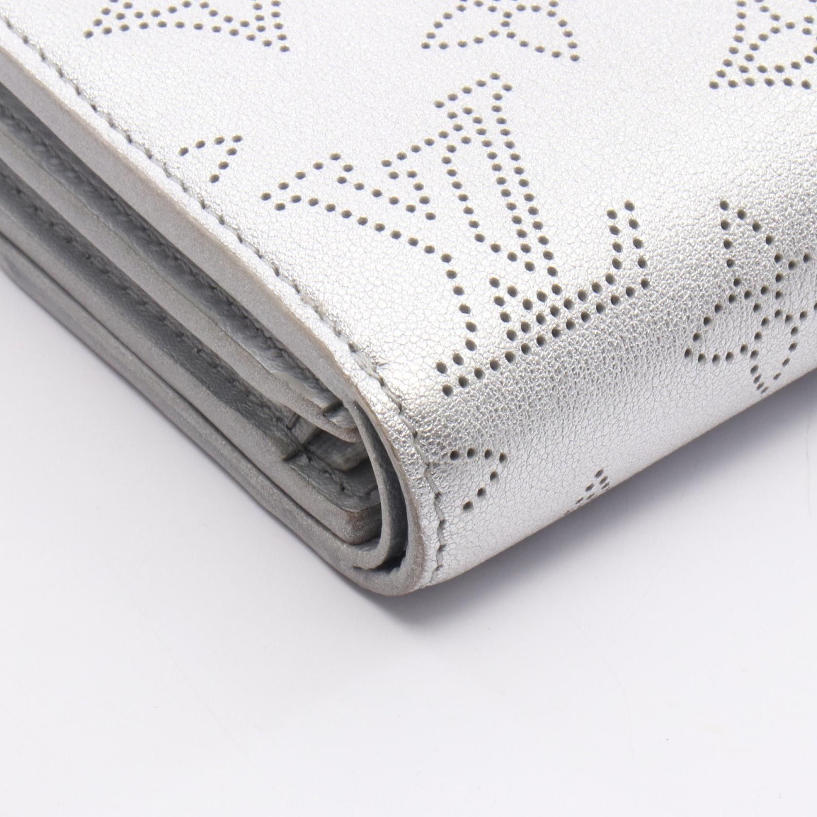 Louis Vuitton Louis Vuitton Louis Vuitton Portefeuille Iris Mahina Wallet Leather Short Wallet M26706 DUTY FREE for USA Size ONE SIZE - 6 Thumbnail