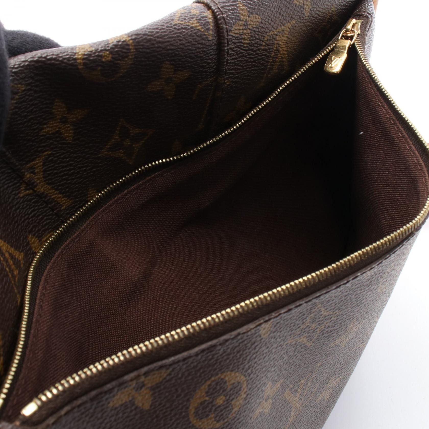 Louis Vuitton Louis Vuitton Louis Vuitton Menilmontant MM Monogram Shoulder Bag Textile Shoulder Bag M40473 DUTY FREE for USA Size ONE SIZE - 8 Thumbnail