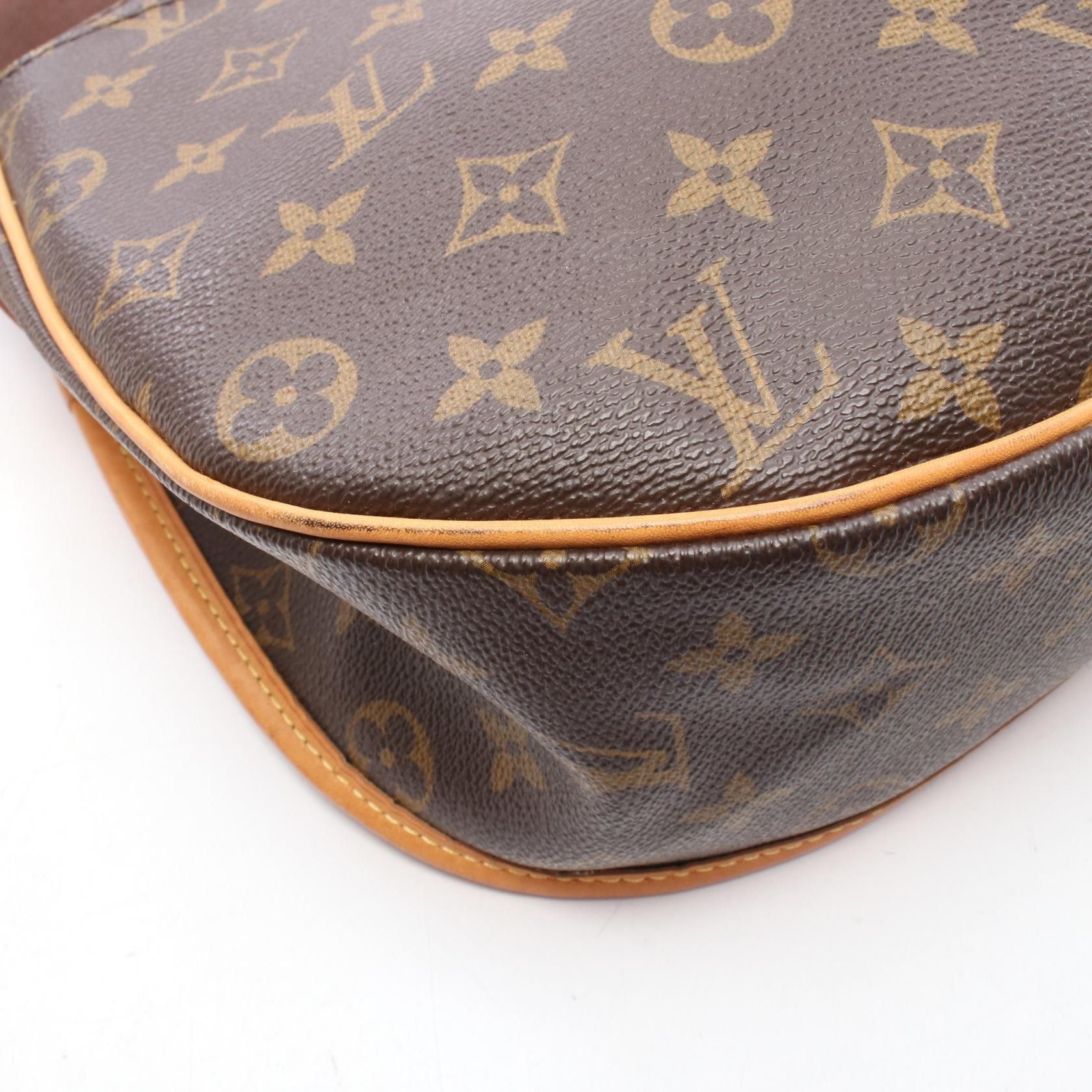 Louis Vuitton Louis Vuitton Louis Vuitton Menilmontant MM Monogram Shoulder Bag Textile Shoulder Bag M40473 DUTY FREE for USA Size ONE SIZE - 6 Thumbnail