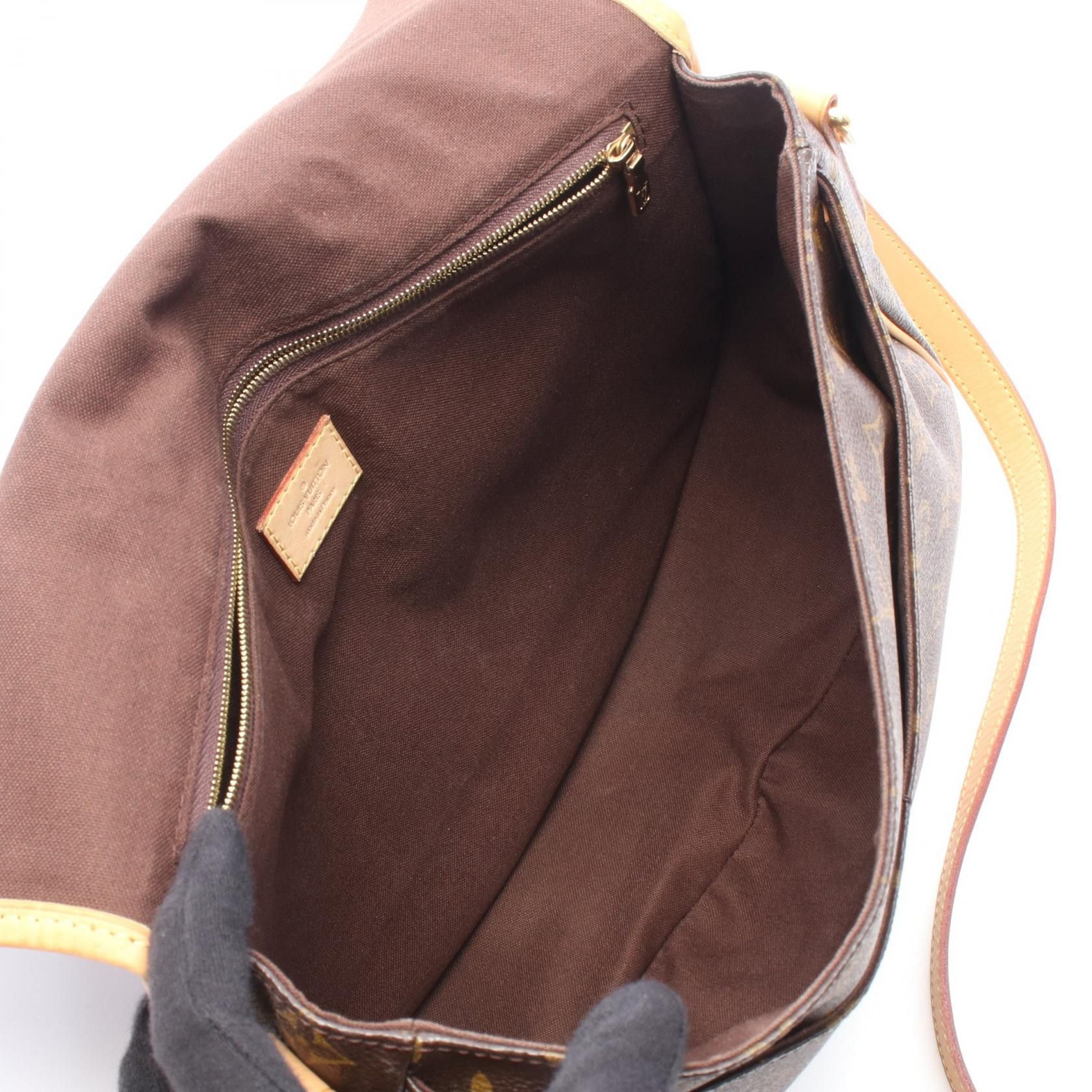 Louis Vuitton Louis Vuitton Louis Vuitton Menilmontant MM Monogram Shoulder Bag Textile Shoulder Bag M40473 DUTY FREE for USA Size ONE SIZE - 3 Thumbnail