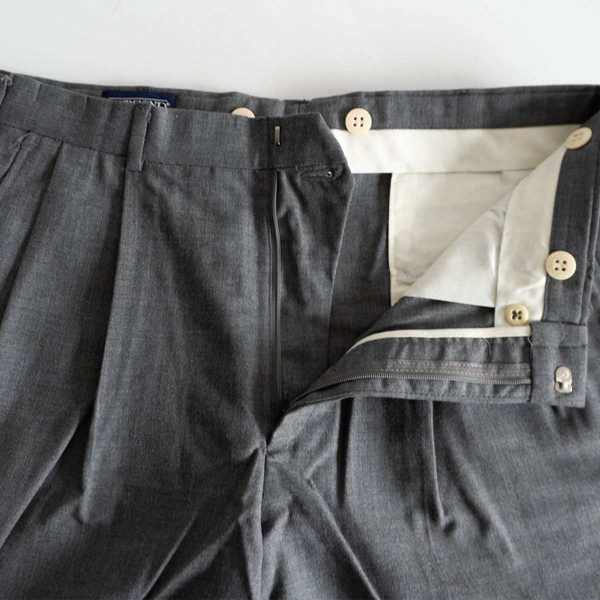 Lands' End Lands' End Double-pleated trousers Pants Gray Size 33 Size US 33 - 4 Thumbnail