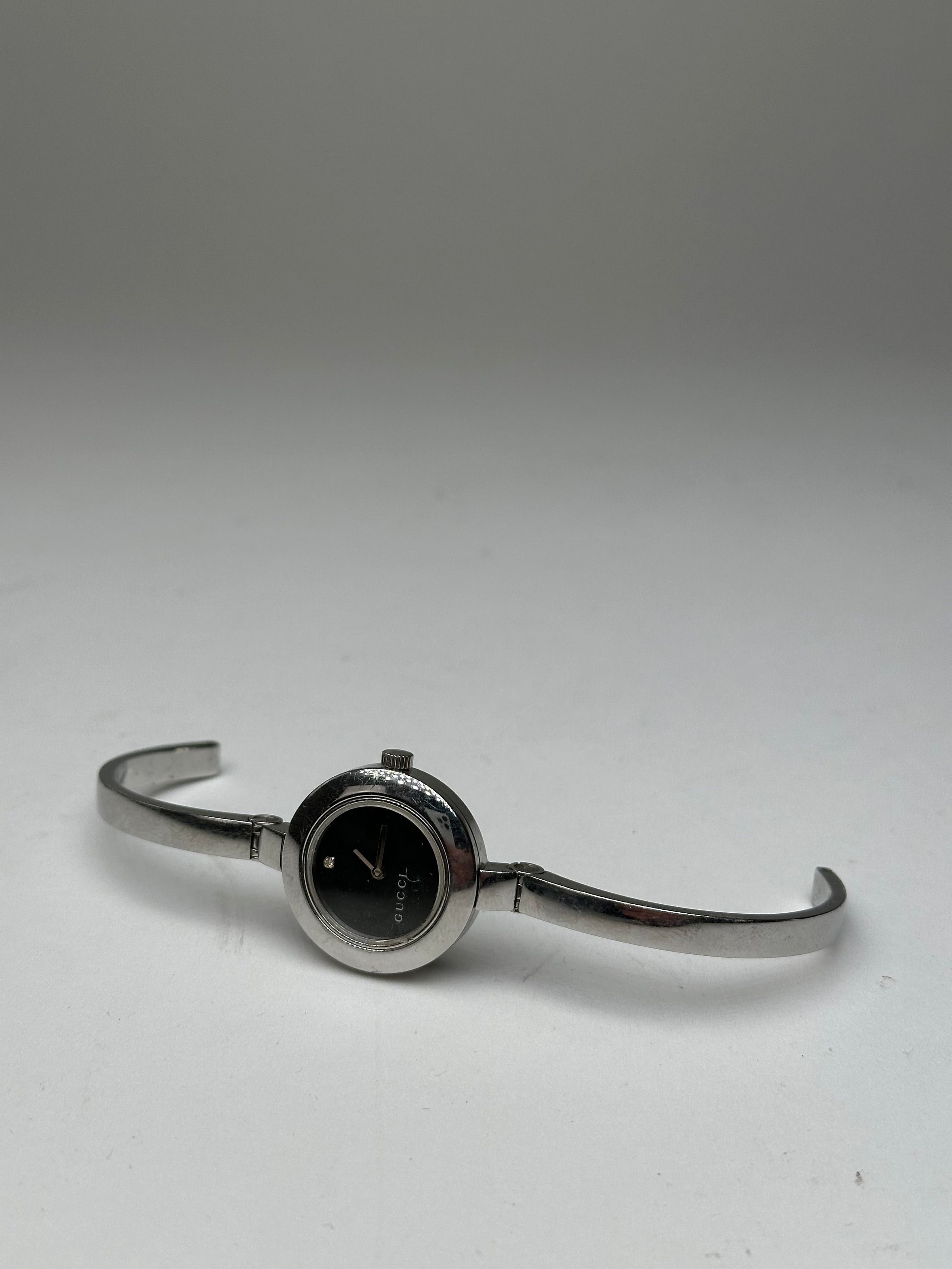 Gucci Vintage Stainless Steel Bracelet Watch Silver Black Size ONE SIZE - 4 Thumbnail