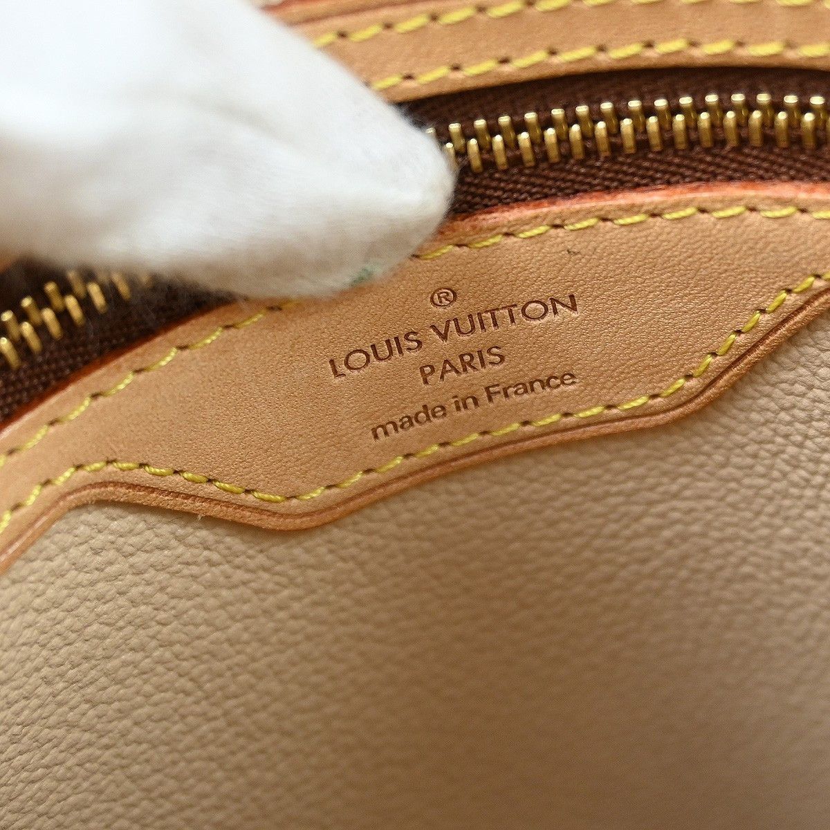 Louis Vuitton Louis Vuitton Petit Bucket Bag Monogram Canvas Size ONE SIZE - 4 Thumbnail