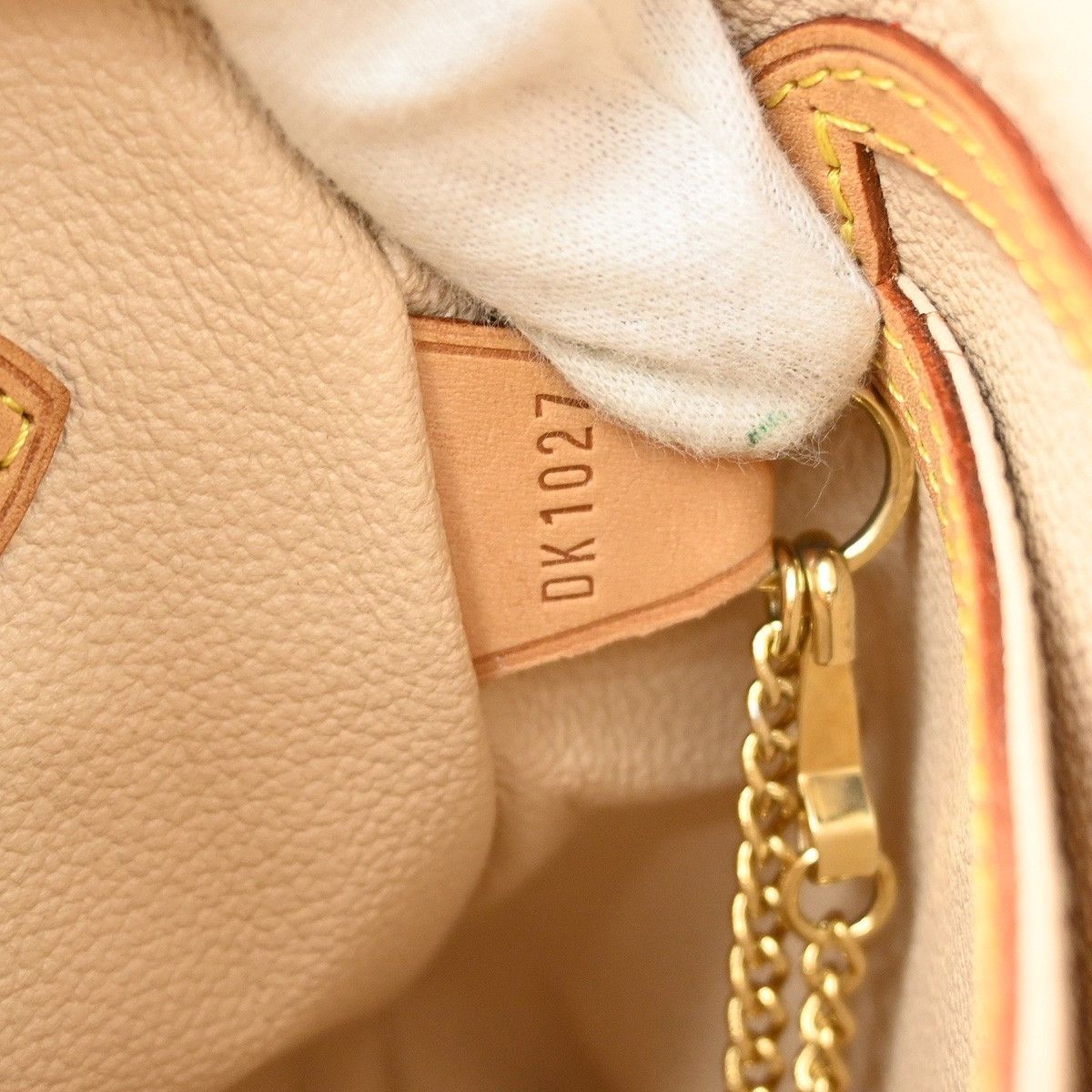 Louis Vuitton Louis Vuitton Petit Bucket Bag Monogram Canvas Size ONE SIZE - 5 Thumbnail