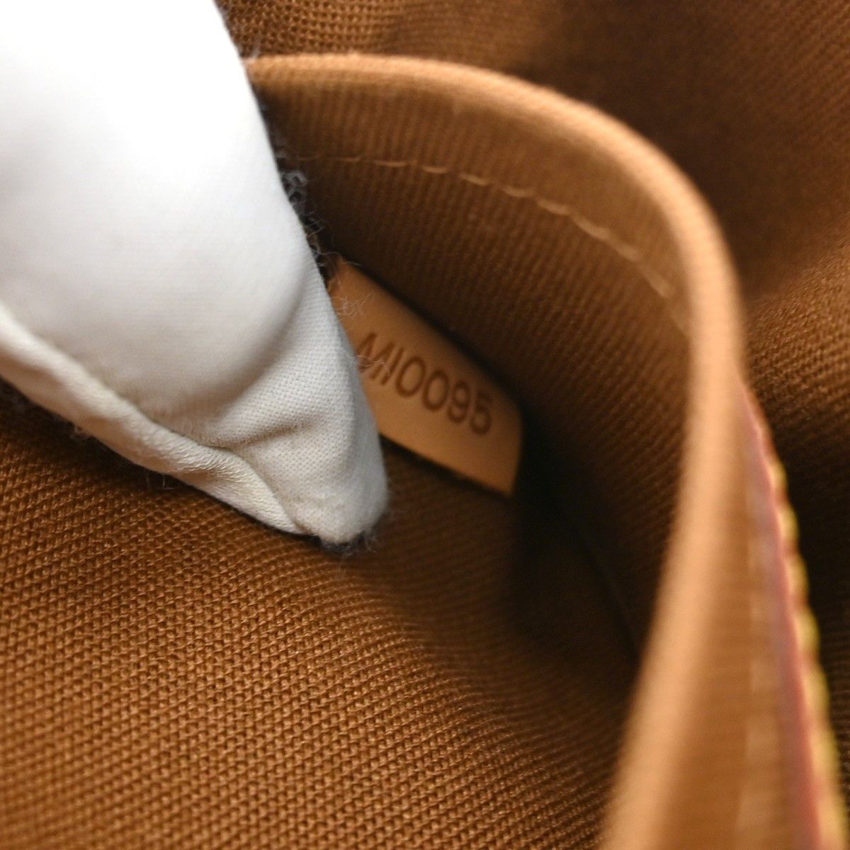 Louis Vuitton Louis Vuitton Marelle Waist Bag Monogram Canvas Size ONE SIZE - 5 Thumbnail