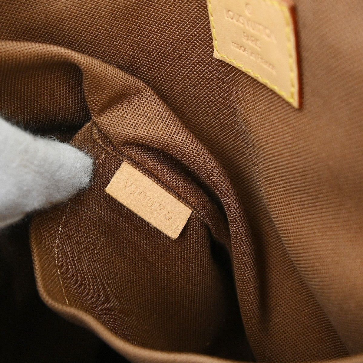 Louis Vuitton Louis Vuitton Batignolles Handbag Monogram Canvas Size ONE SIZE - 5 Thumbnail