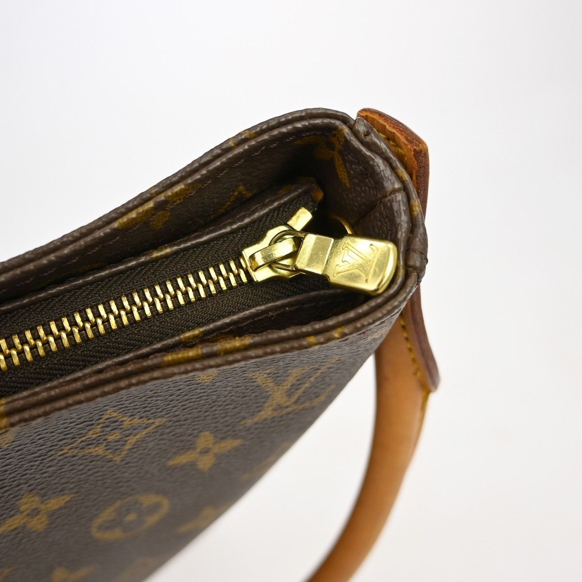 Louis Vuitton Louis Vuitton Monogram Looping Handbag Monogram Canvas Size ONE SIZE - 9 Thumbnail