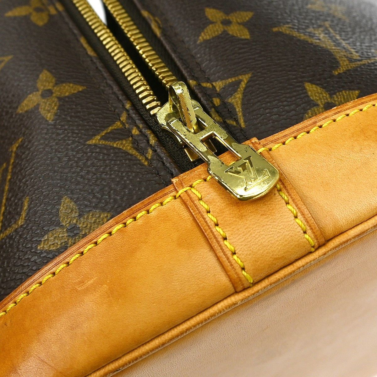 Louis Vuitton Louis Vuitton Alma Handbag Monogram Canvas Size ONE SIZE - 8 Thumbnail