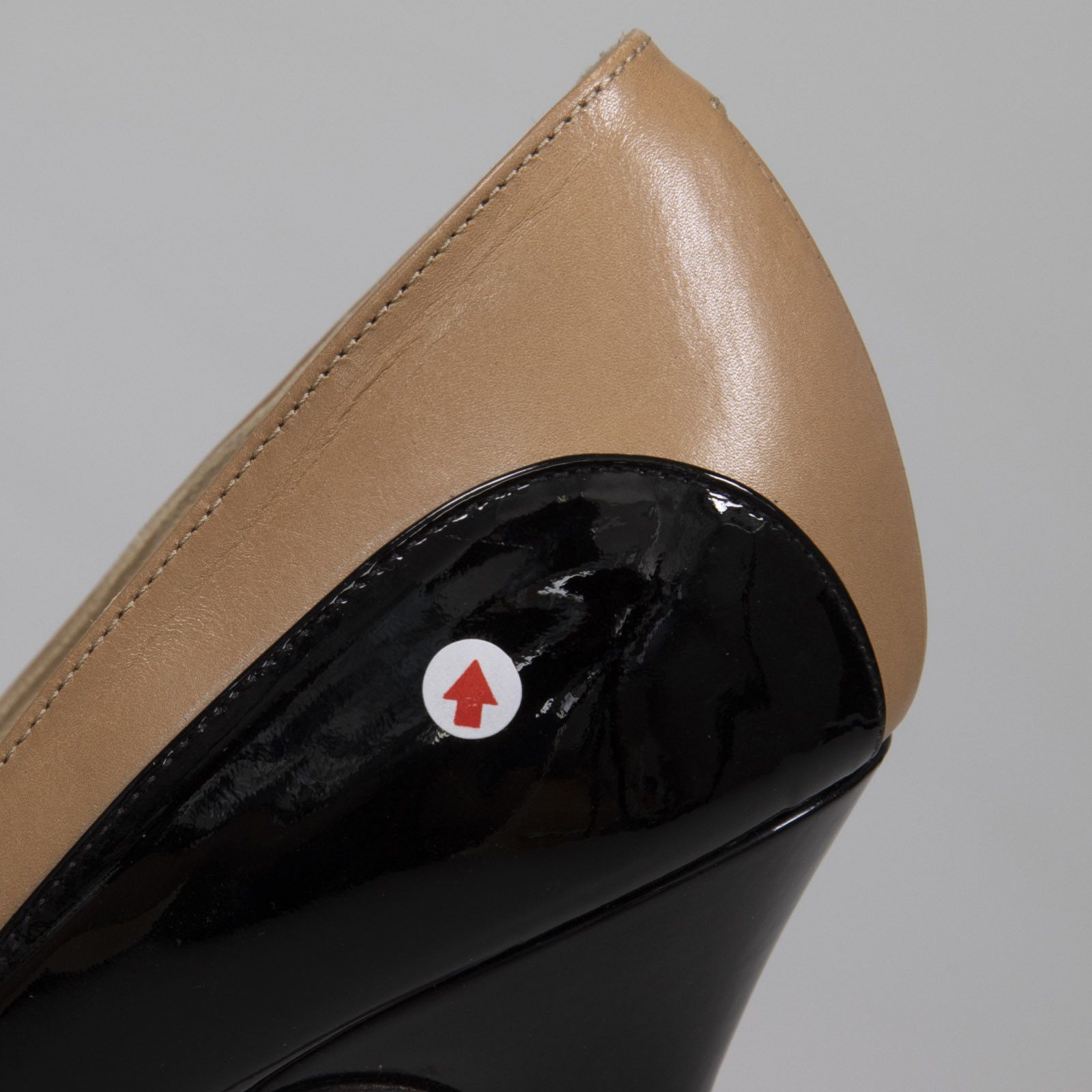 Jimmy Choo Beige & Black Leather Pumps Size US 8 / IT 38 - 10 Thumbnail