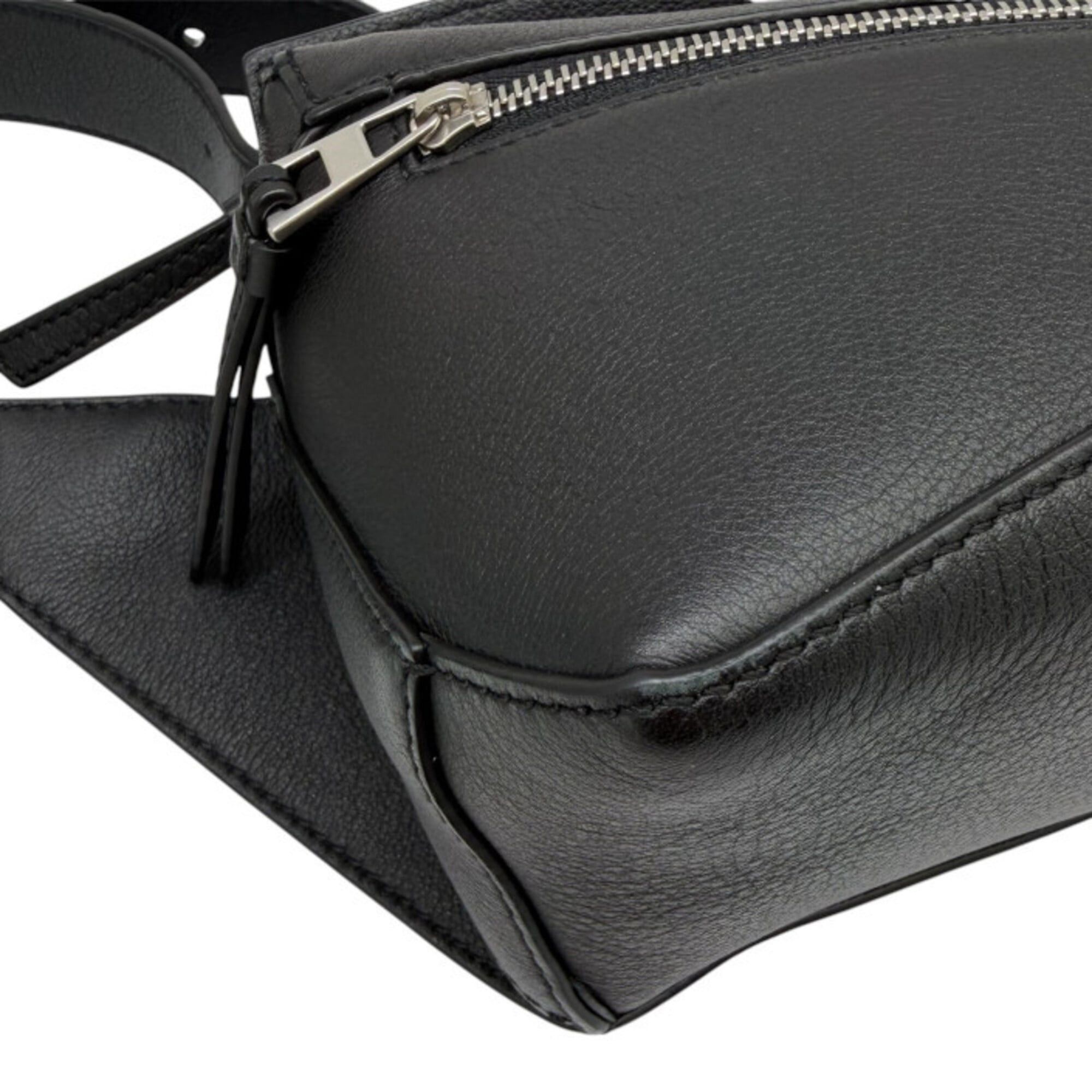 Loewe LOEWE Puzzle Bum Bag Mini Leather Black Body for Men and Women Size ONE SIZE - 4 Thumbnail