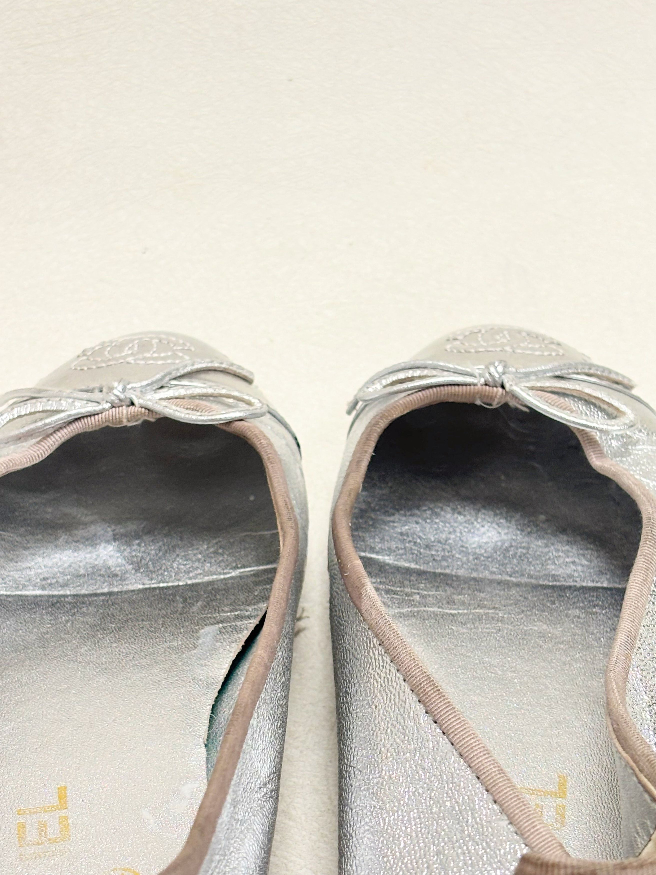 Chanel Ballerines Cuir Argent Size US 8 / IT 38 - 10 Thumbnail