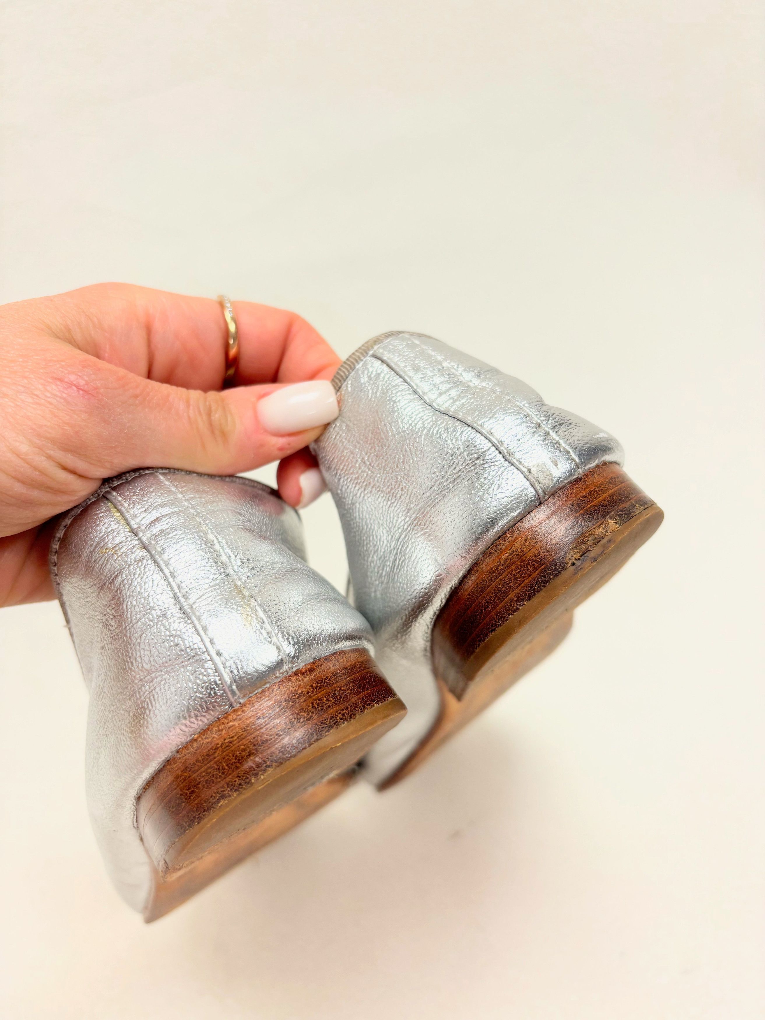 Chanel Ballerines Cuir Argent Size US 8 / IT 38 - 11 Thumbnail