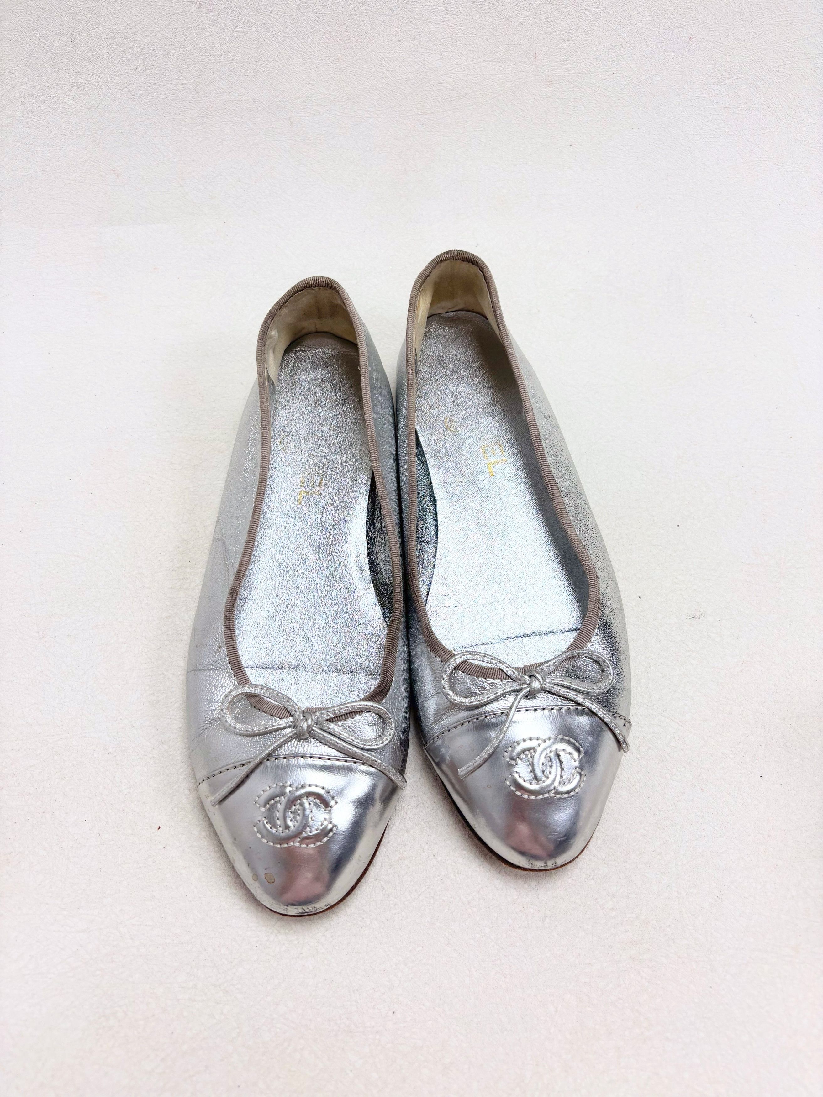 Chanel Ballerines Cuir Argent Size US 8 / IT 38 - 2 Thumbnail