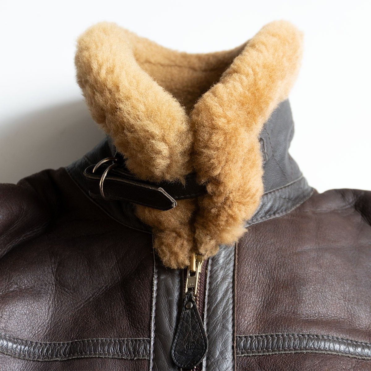 Vintage AVIATION LEATHER CRAFT RAF Irvin Shearling Jacket Size 40 Size US XXS / EU 40 - 4 Thumbnail