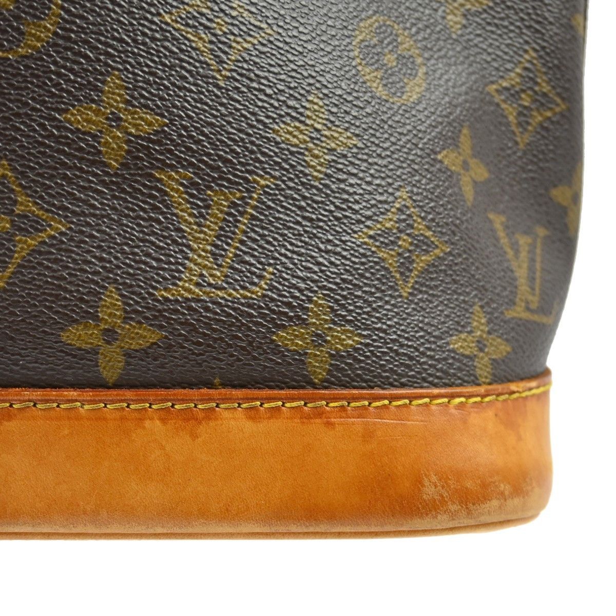 Louis Vuitton Louis Vuitton Alma Handbag Monogram Canvas Size ONE SIZE - 16 Thumbnail