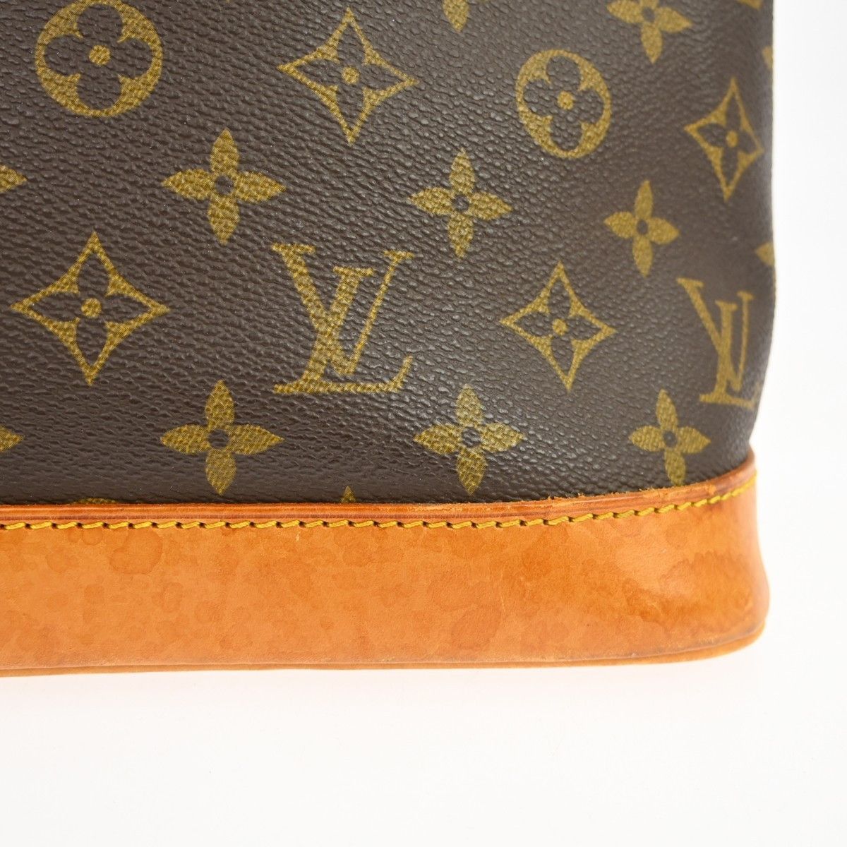 Louis Vuitton Louis Vuitton Alma Handbag Monogram Canvas Size ONE SIZE - 14 Thumbnail