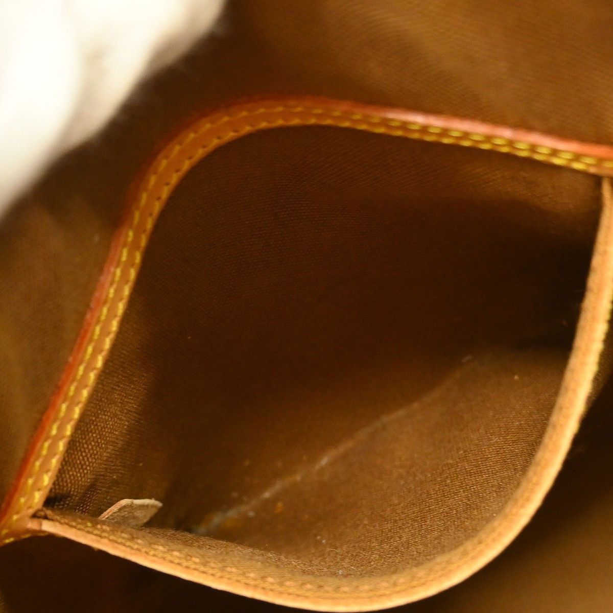 Louis Vuitton Louis Vuitton Alma Handbag Monogram Canvas Size ONE SIZE - 14 Thumbnail