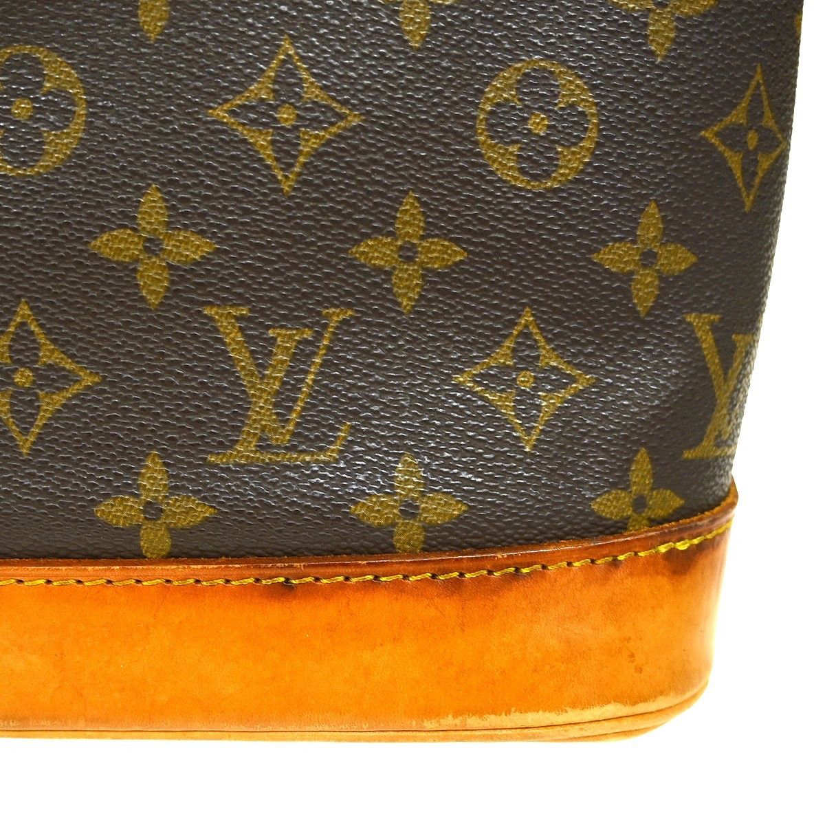 Louis Vuitton Louis Vuitton Alma Handbag Monogram Canvas Size ONE SIZE - 9 Thumbnail